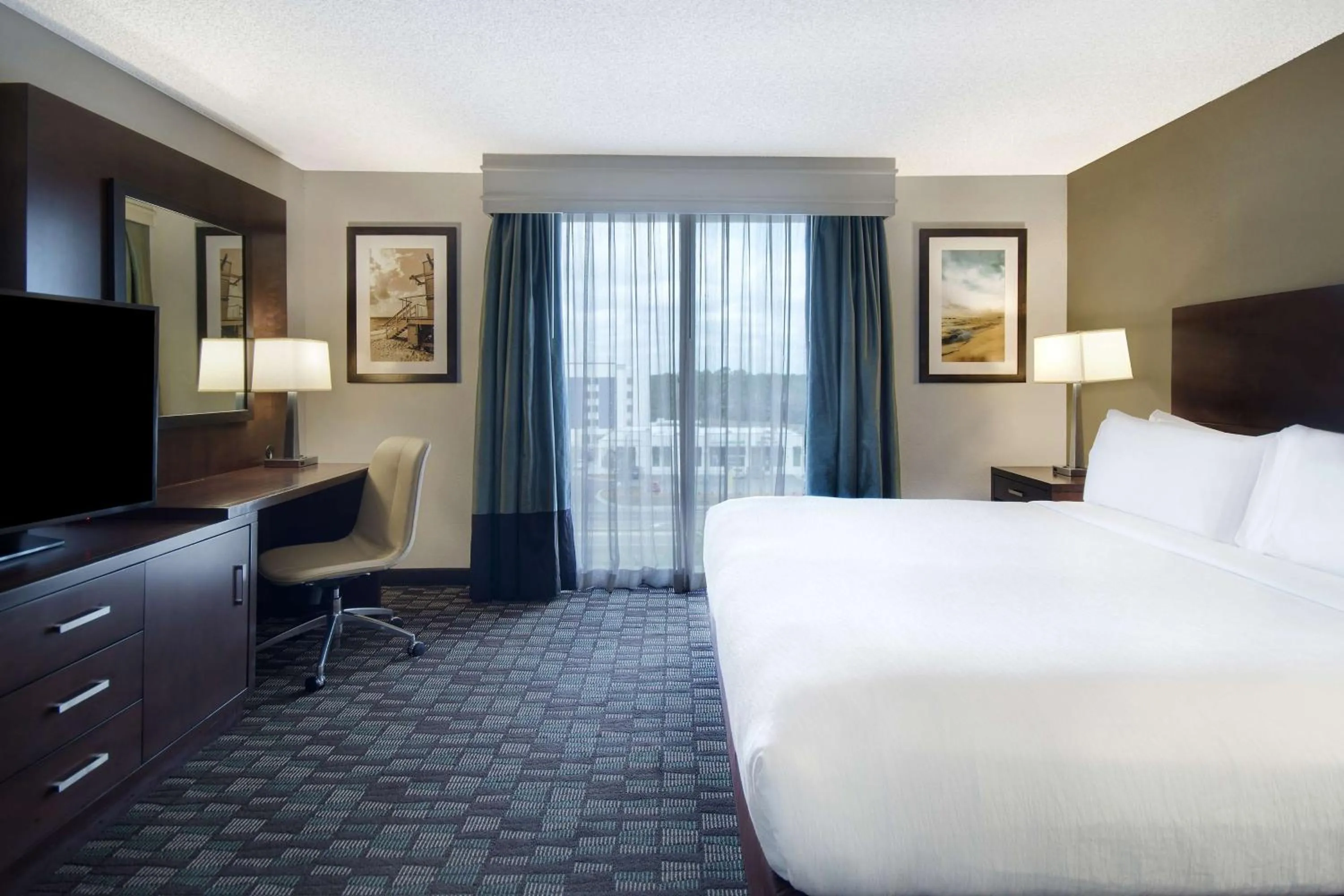 Bedroom, Bed in Embassy Suites by Hilton Jacksonville Baymeadows