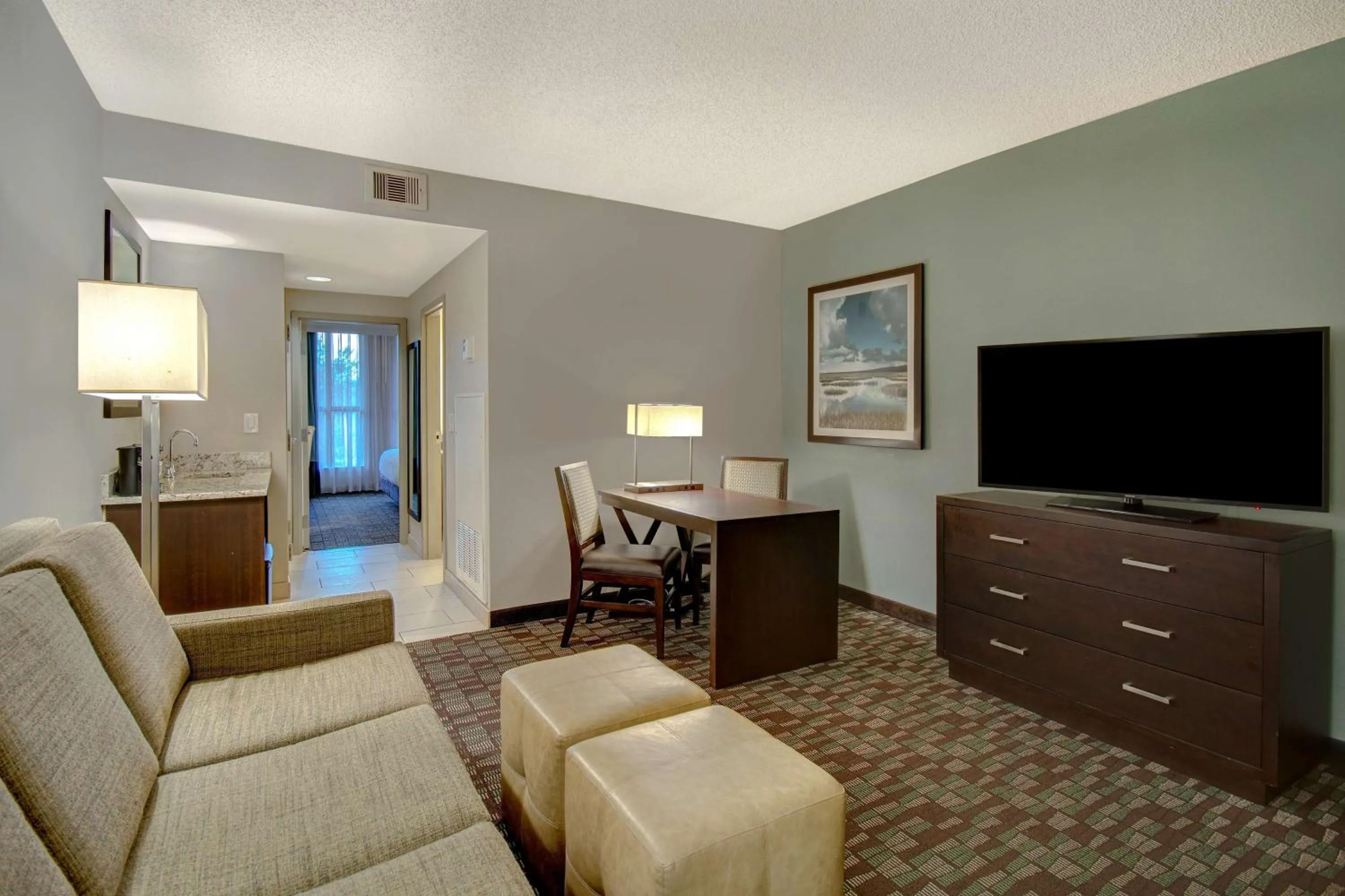Bedroom in Embassy Suites by Hilton Jacksonville Baymeadows