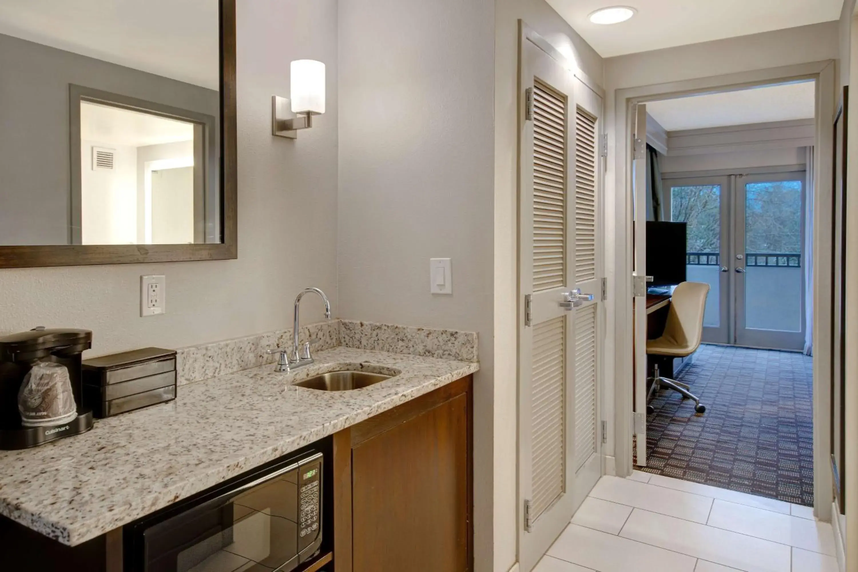 Double Room with Two Double Beds - South Wing in Embassy Suites by Hilton Jacksonville Baymeadows Double Room with Two Double Beds - South Wing in Embassy Suites by Hilton Jacksonville Baymeadows