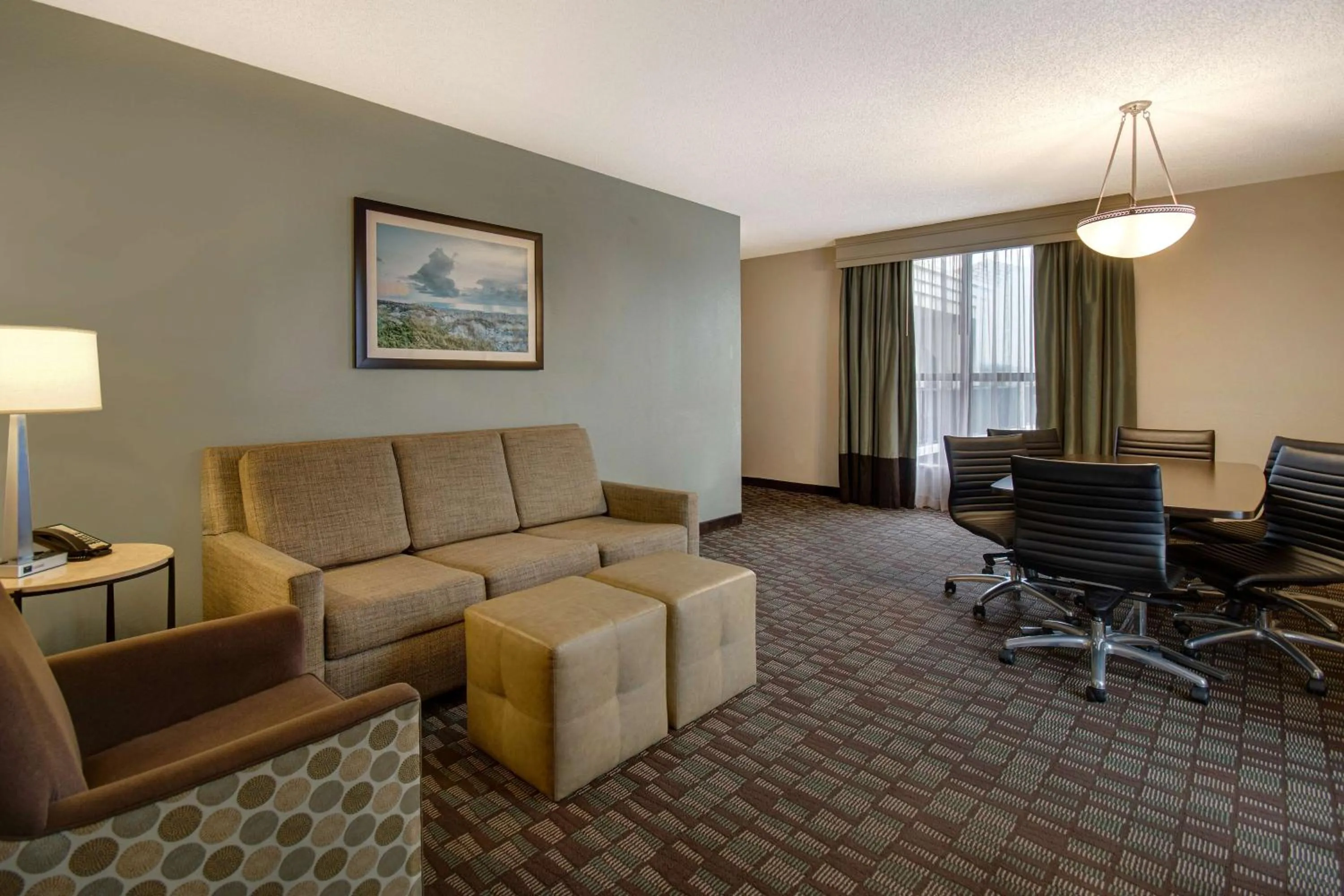 Bedroom in Embassy Suites by Hilton Jacksonville Baymeadows
