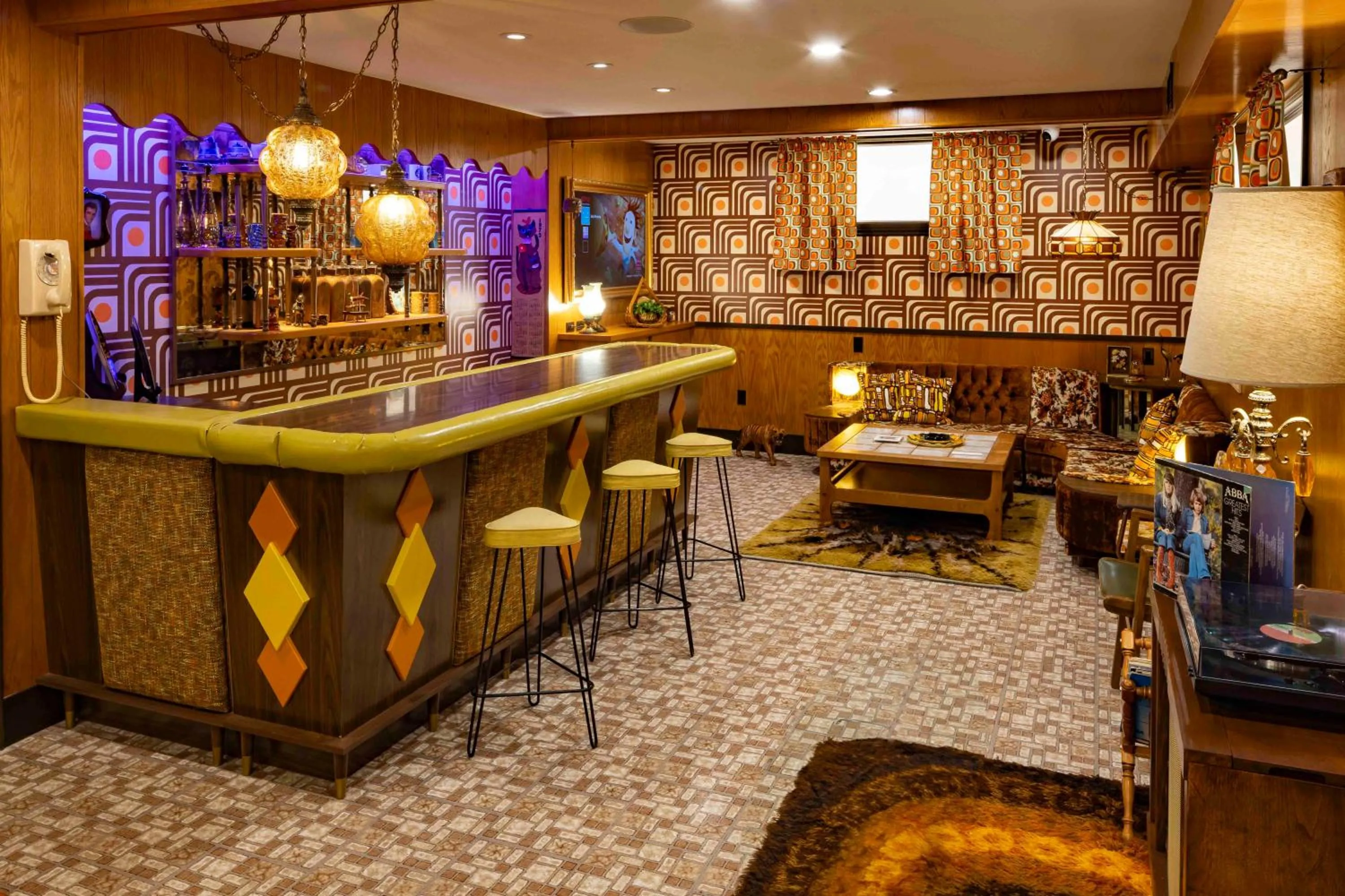 Communal lounge/ TV room in Hotel Zed Victoria