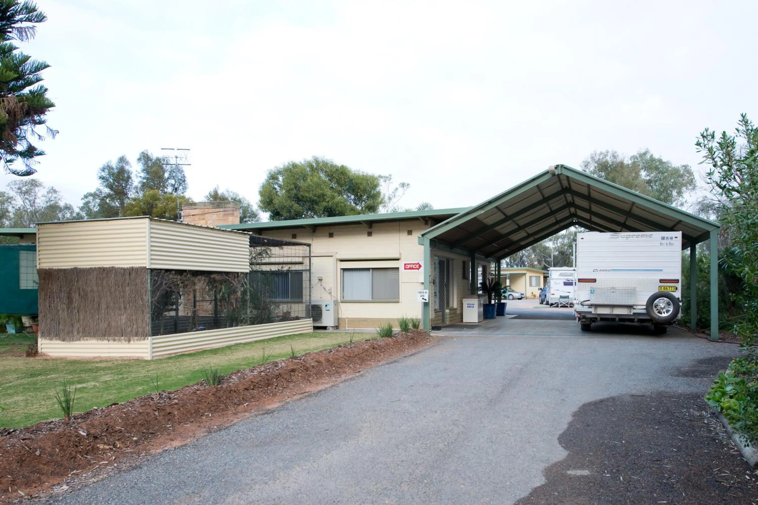 Property building in Paringa Caravan Park