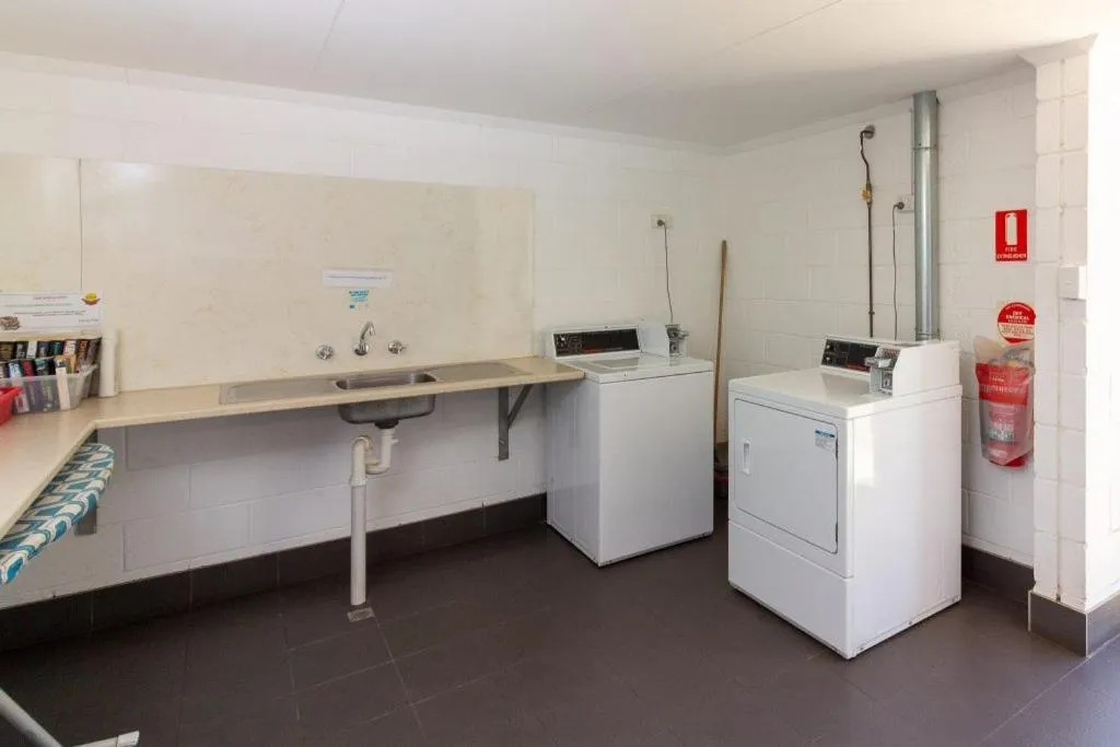 Property building in Paringa Caravan Park