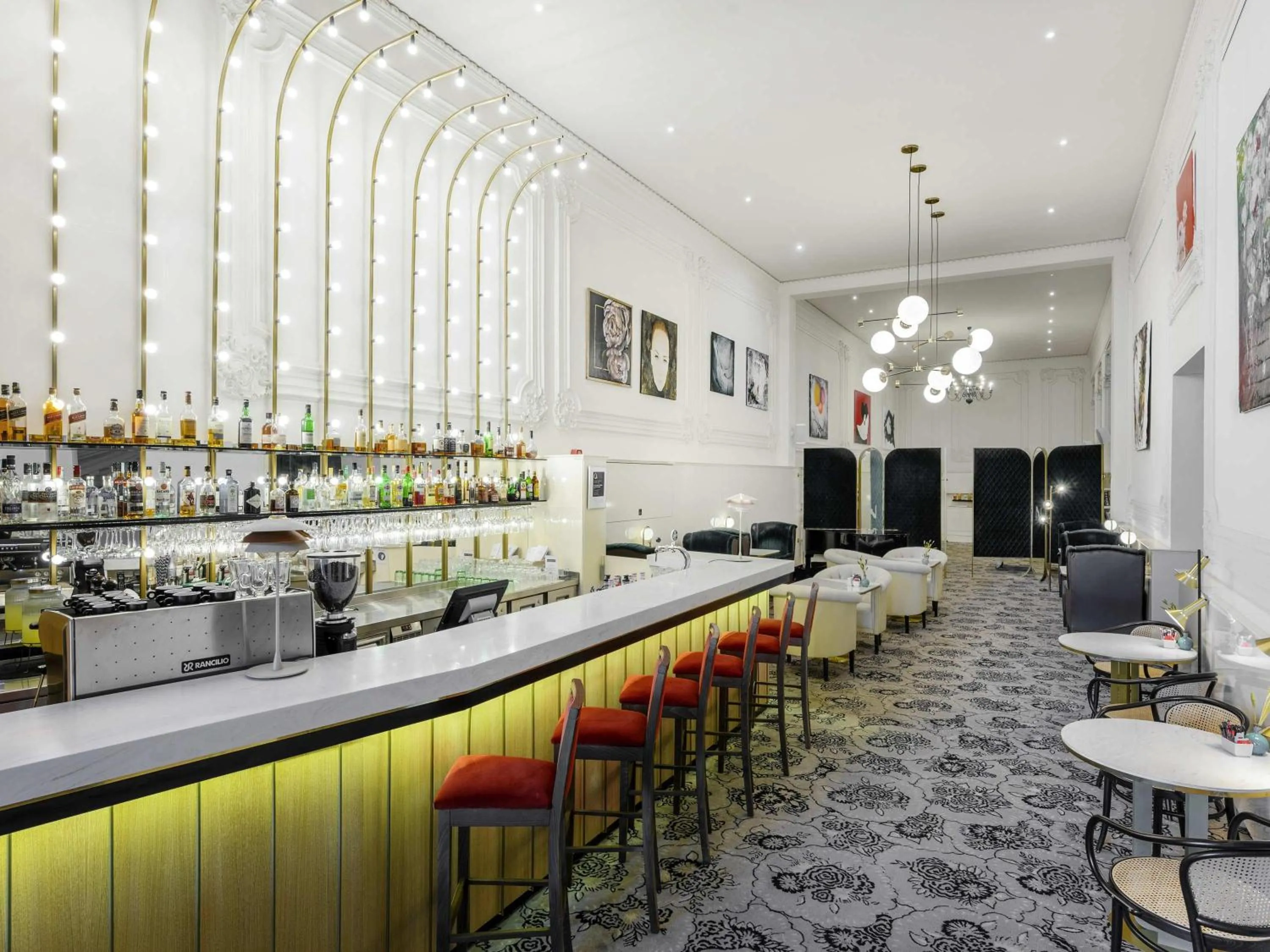 Lounge or bar in Nemzeti Hotel Budapest - MGallery Collection