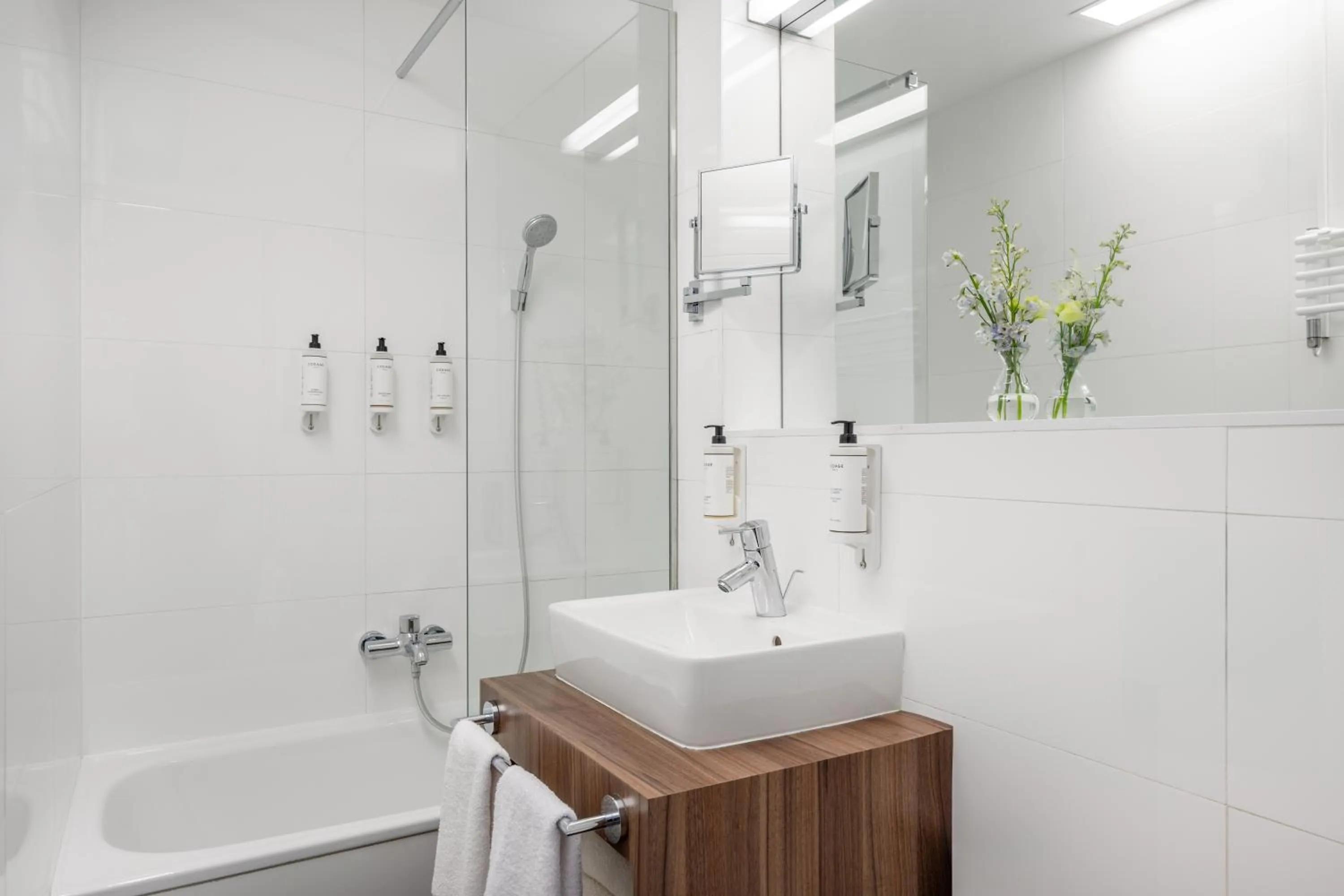 Bathroom in Nemzeti Hotel Budapest - MGallery Collection