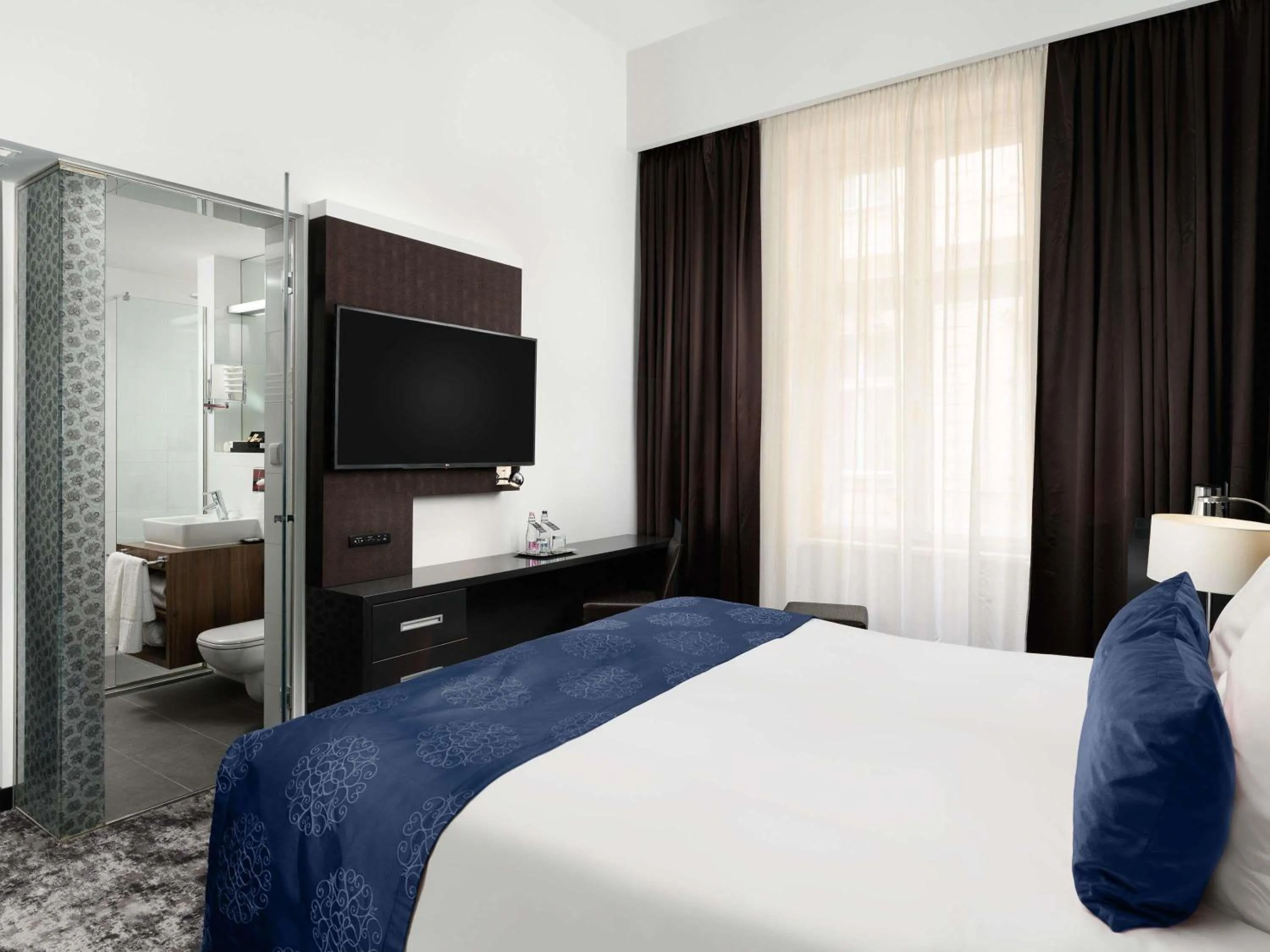 Bedroom, Bed in Nemzeti Hotel Budapest - MGallery Collection