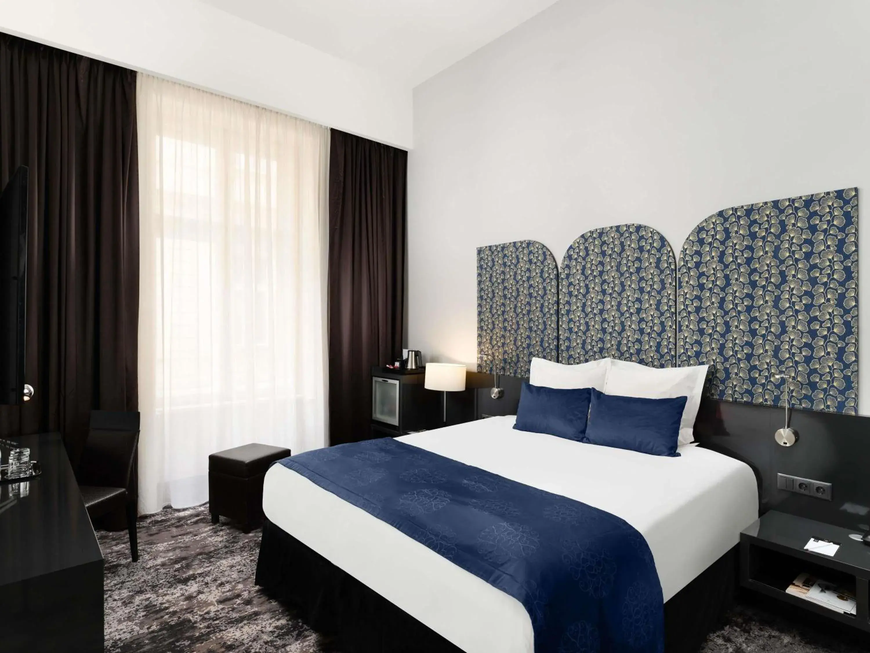 Classic Room with One Double Bed in Nemzeti Hotel Budapest - MGallery Collection Classic Room with One Double Bed in Nemzeti Hotel Budapest - MGallery Collection