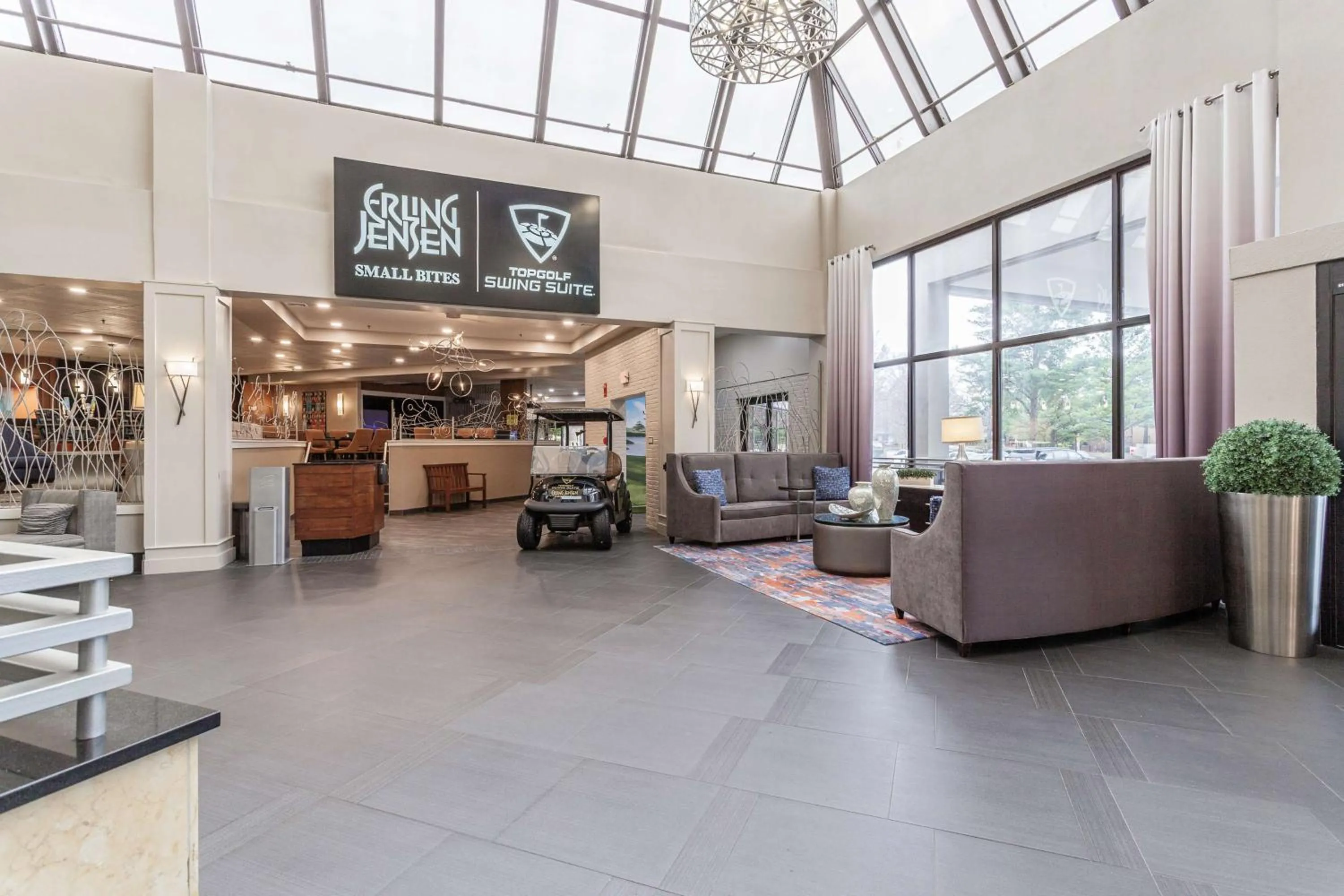 Lobby or reception in DoubleTree by Hilton Memphis
