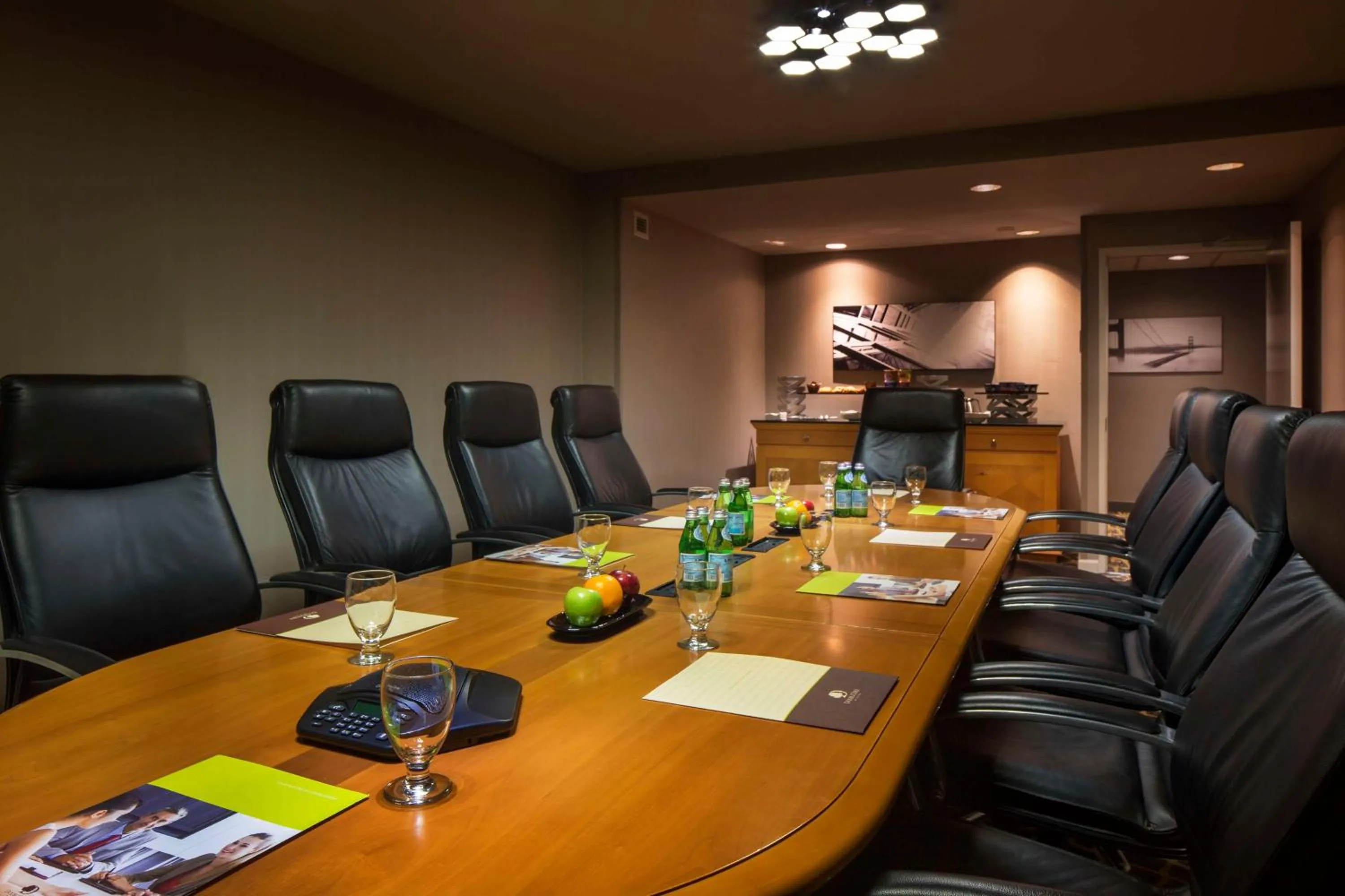Meeting/conference room in DoubleTree by Hilton Newark-Fremont
