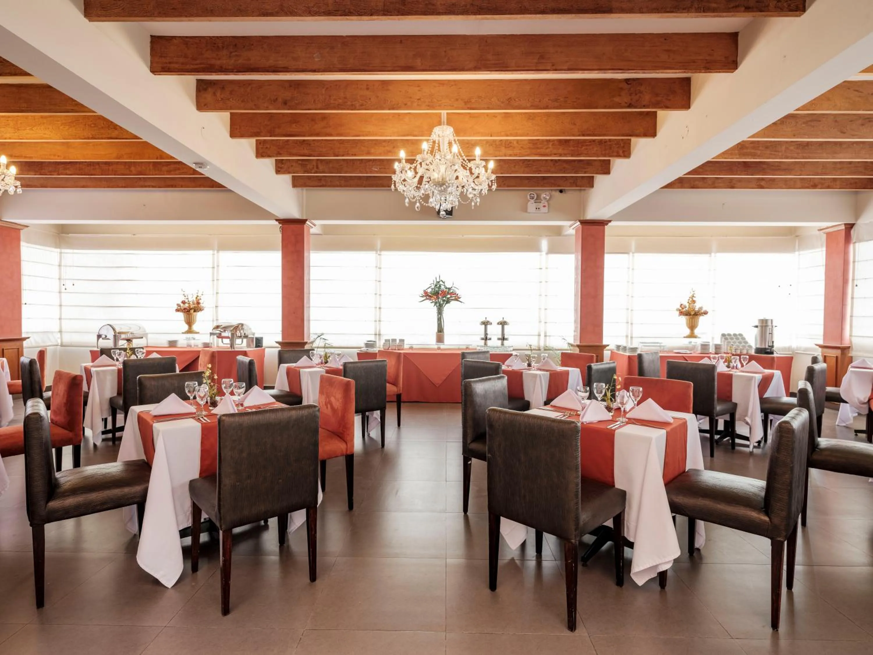 Restaurant/places to eat in Qorianka Hotel