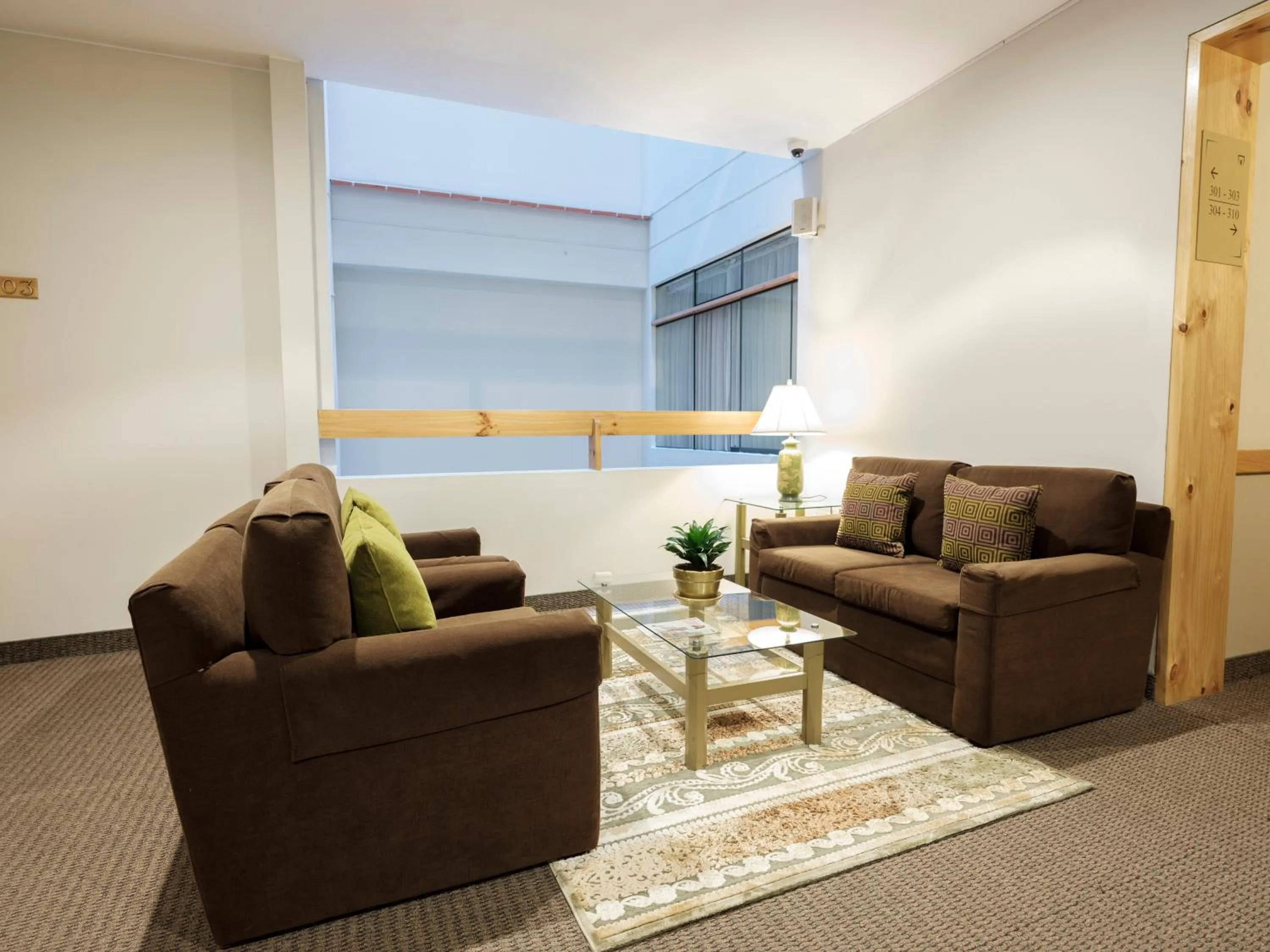 Living room in Qorianka Hotel