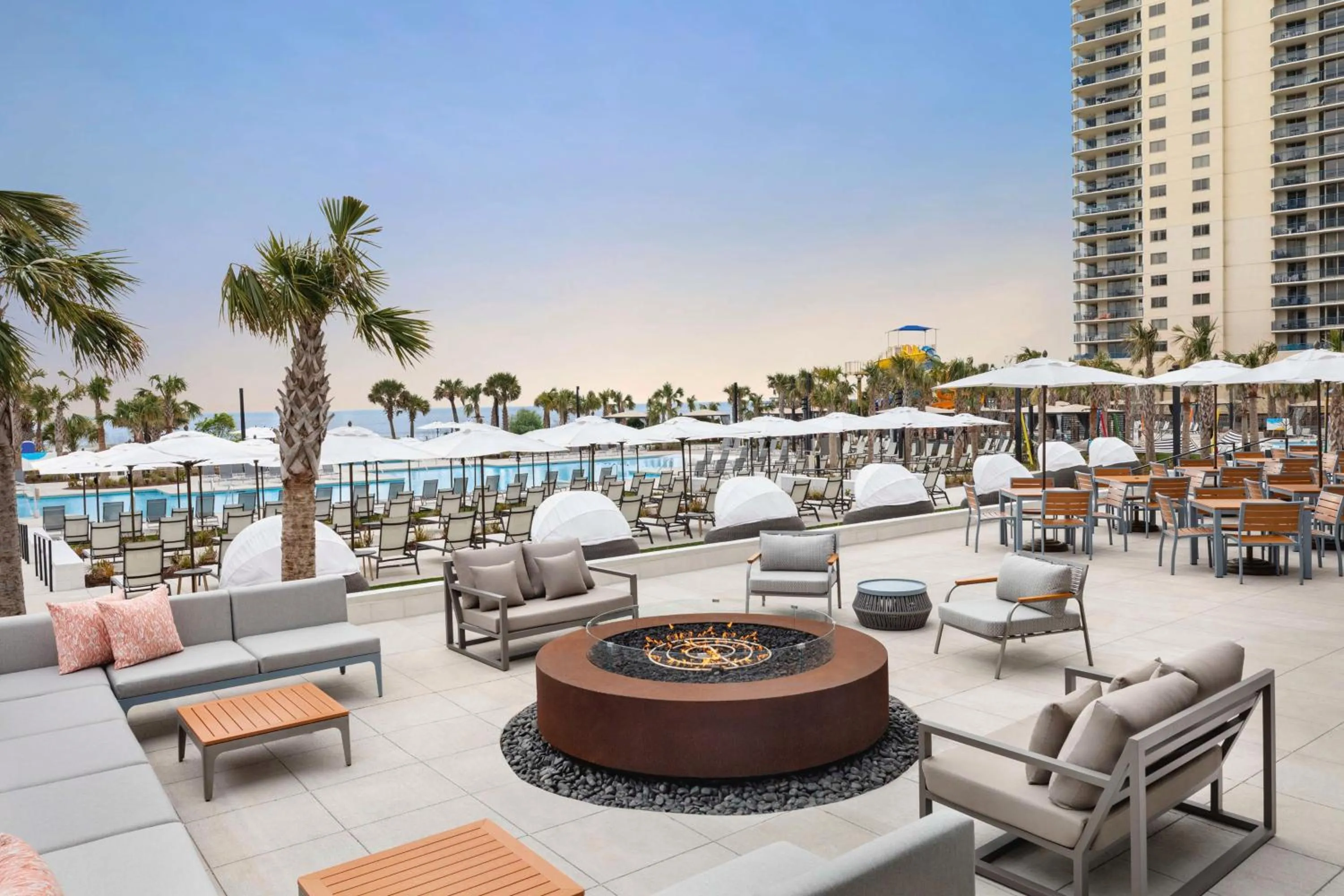 Lounge or bar in Royale Palms Condominiums