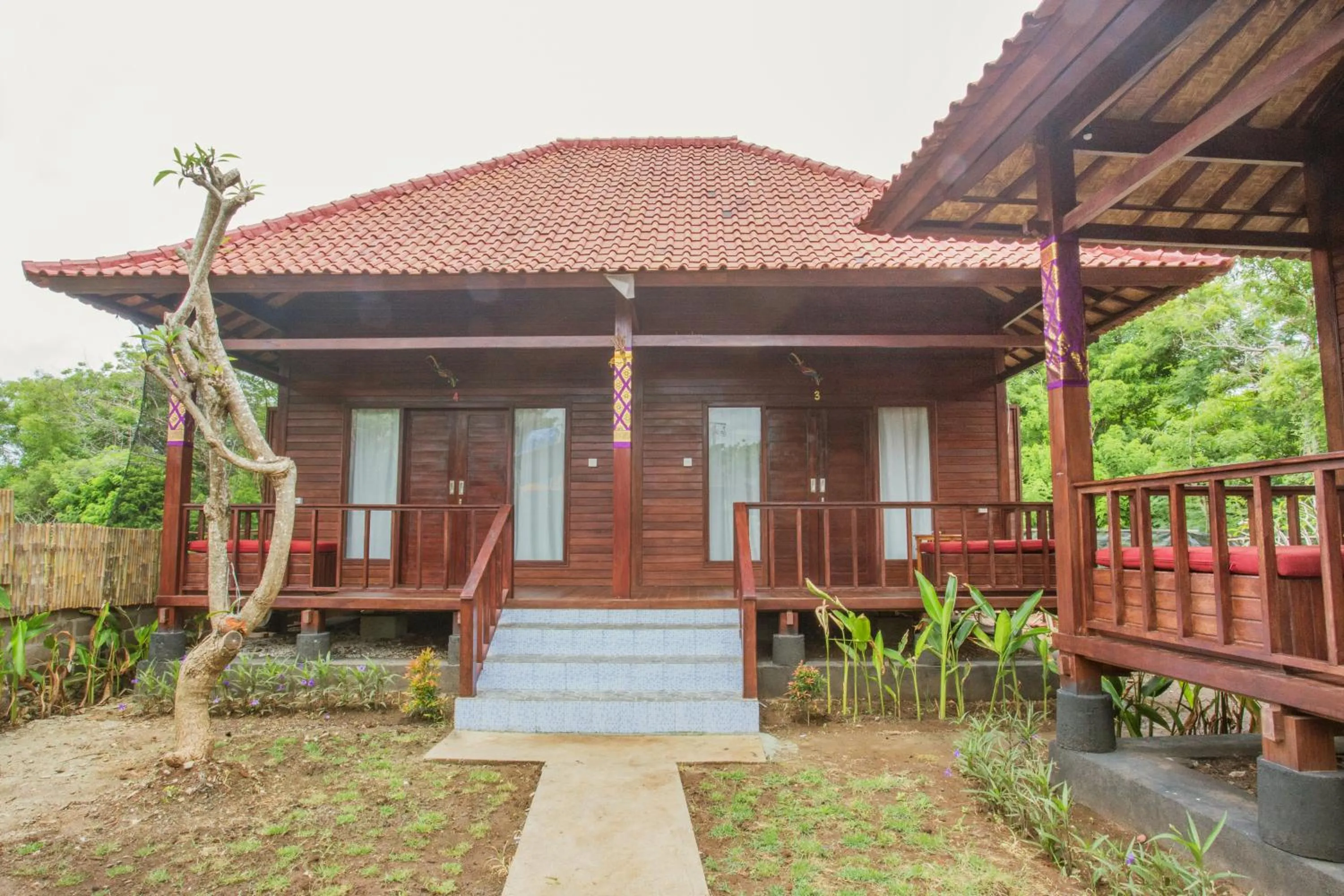 Property building in Uma Hostel Lembongan