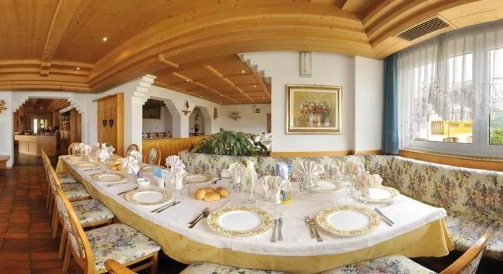 Restaurant/places to eat in Hotel Alpenrose Wellness