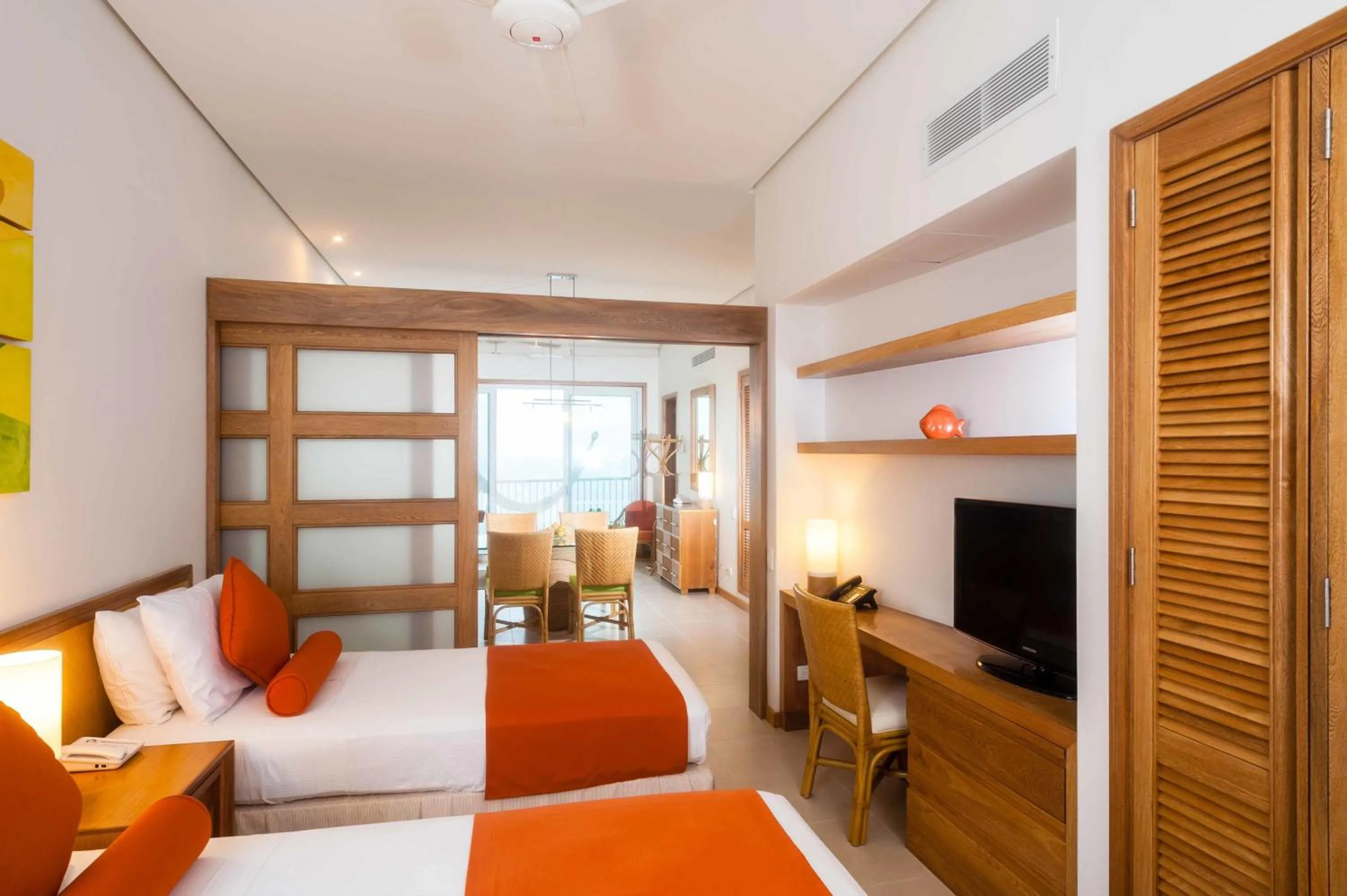 Day, Bed in Hotel Irotama del Mar