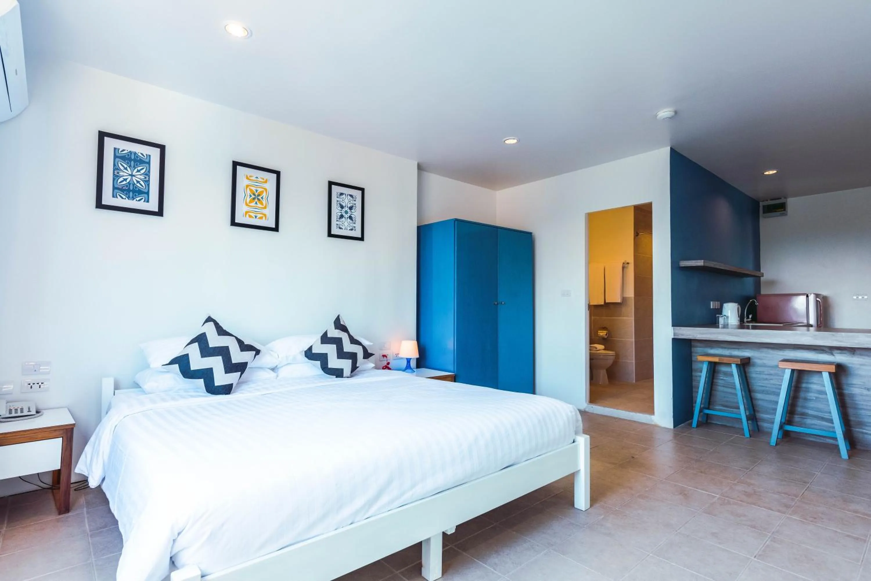 Photo of the whole room, Bed in Maikhao Hotel, Phuket