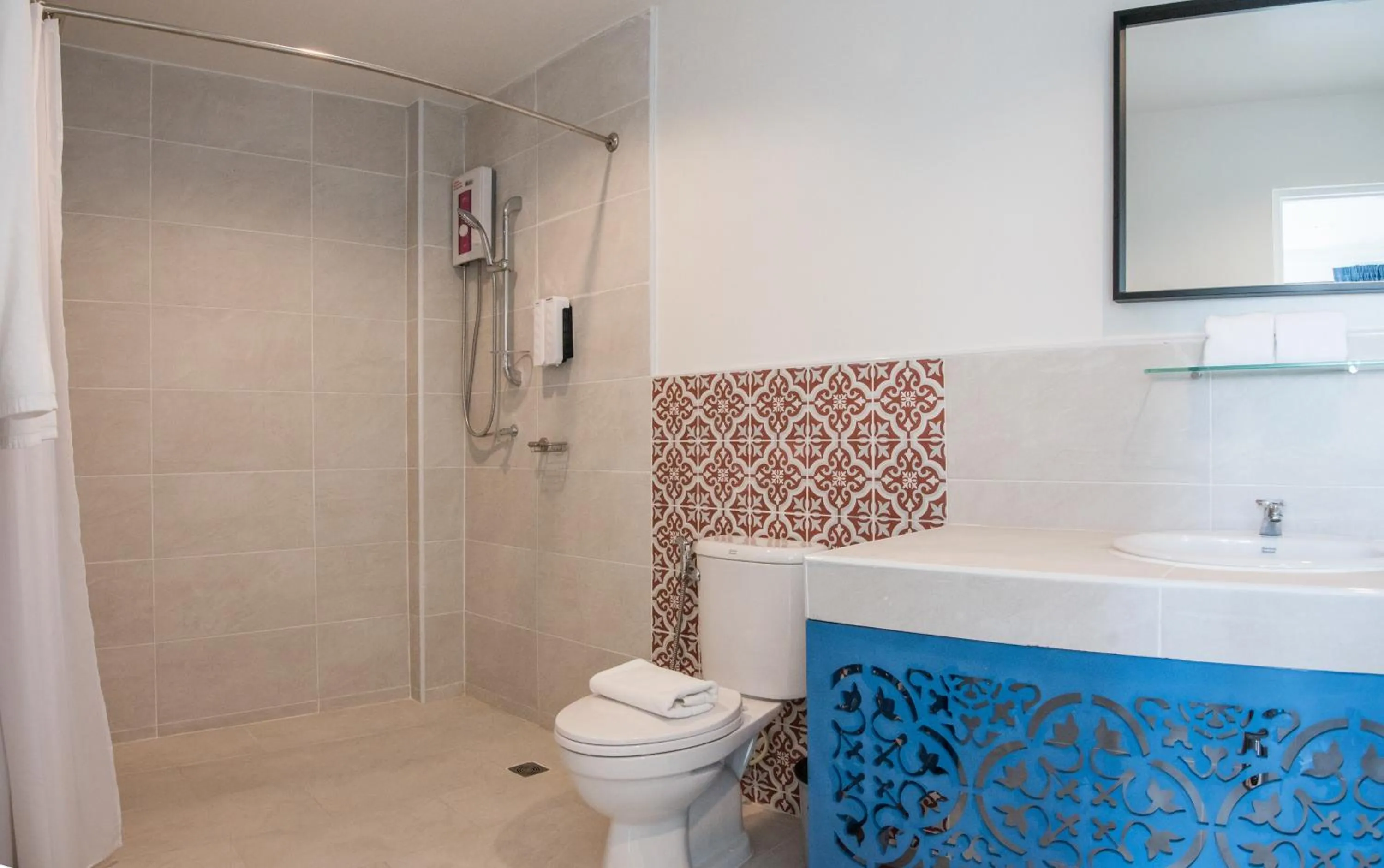 Shower in Maikhao Hotel, Phuket