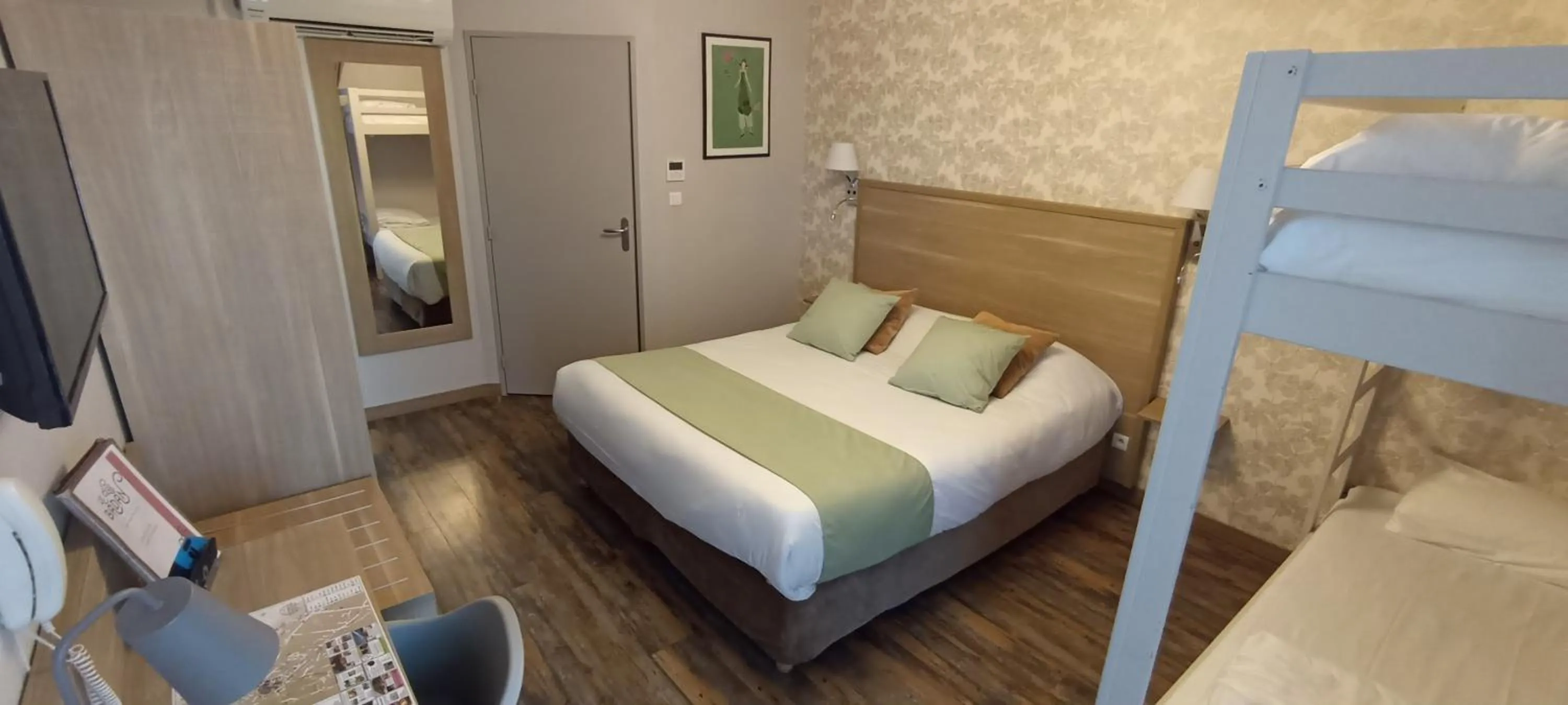 Photo of the whole room, Bed in Hôtel Le Clos Badan