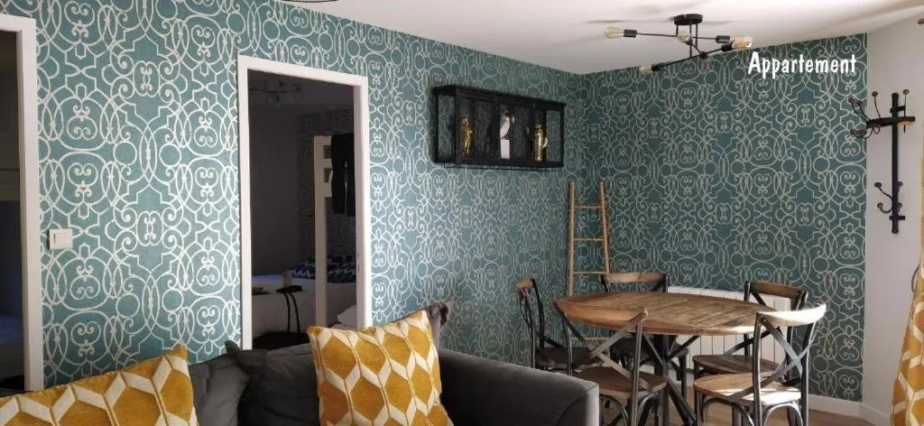 Living room in Hôtel Le Clos Badan