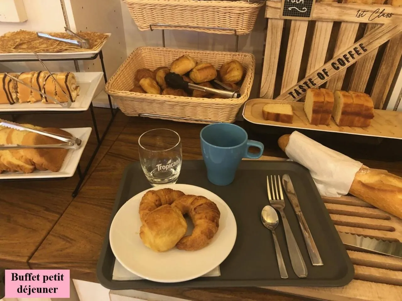 Breakfast in Hôtel Le Clos Badan