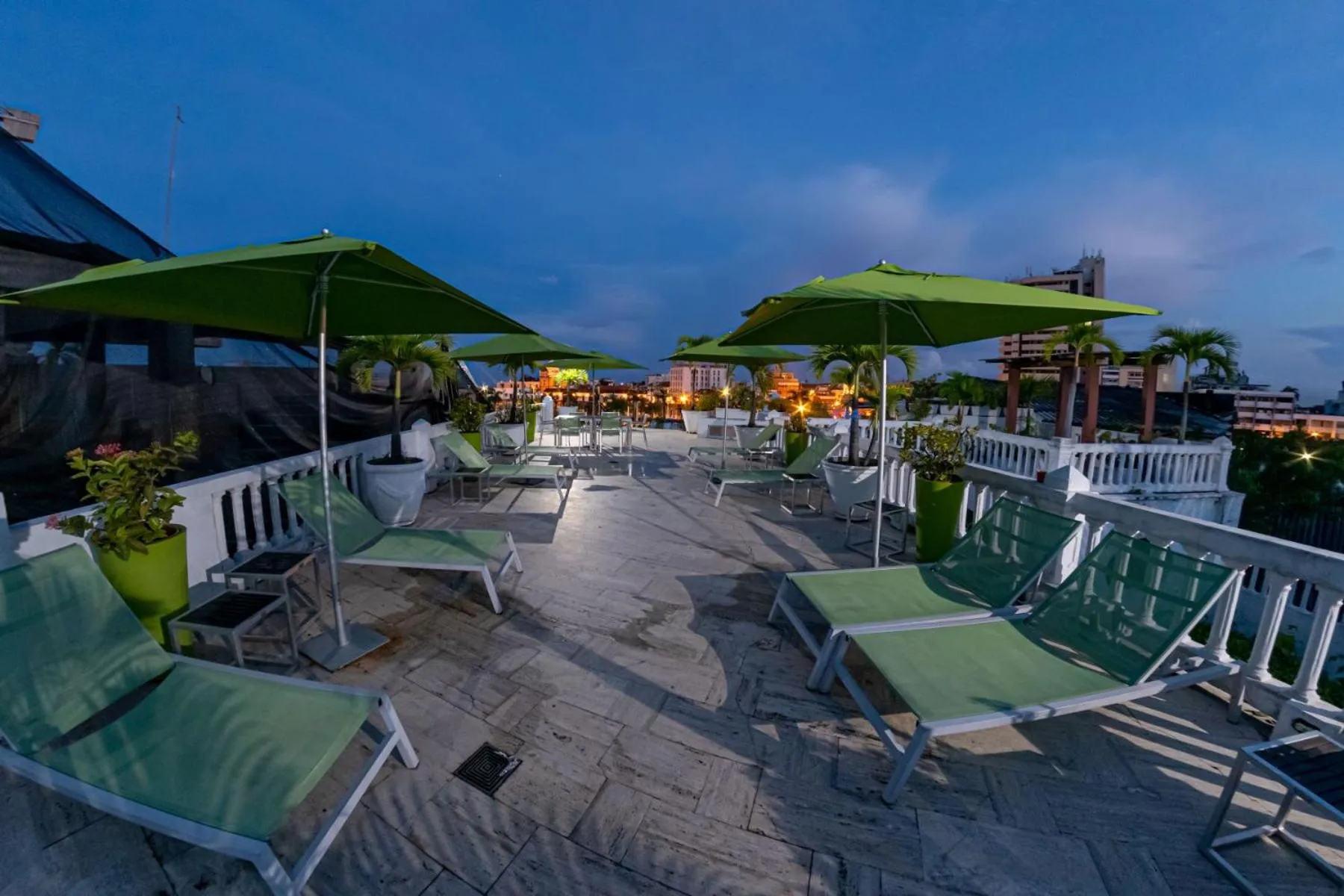 Swimming pool in Hotel Monterrey