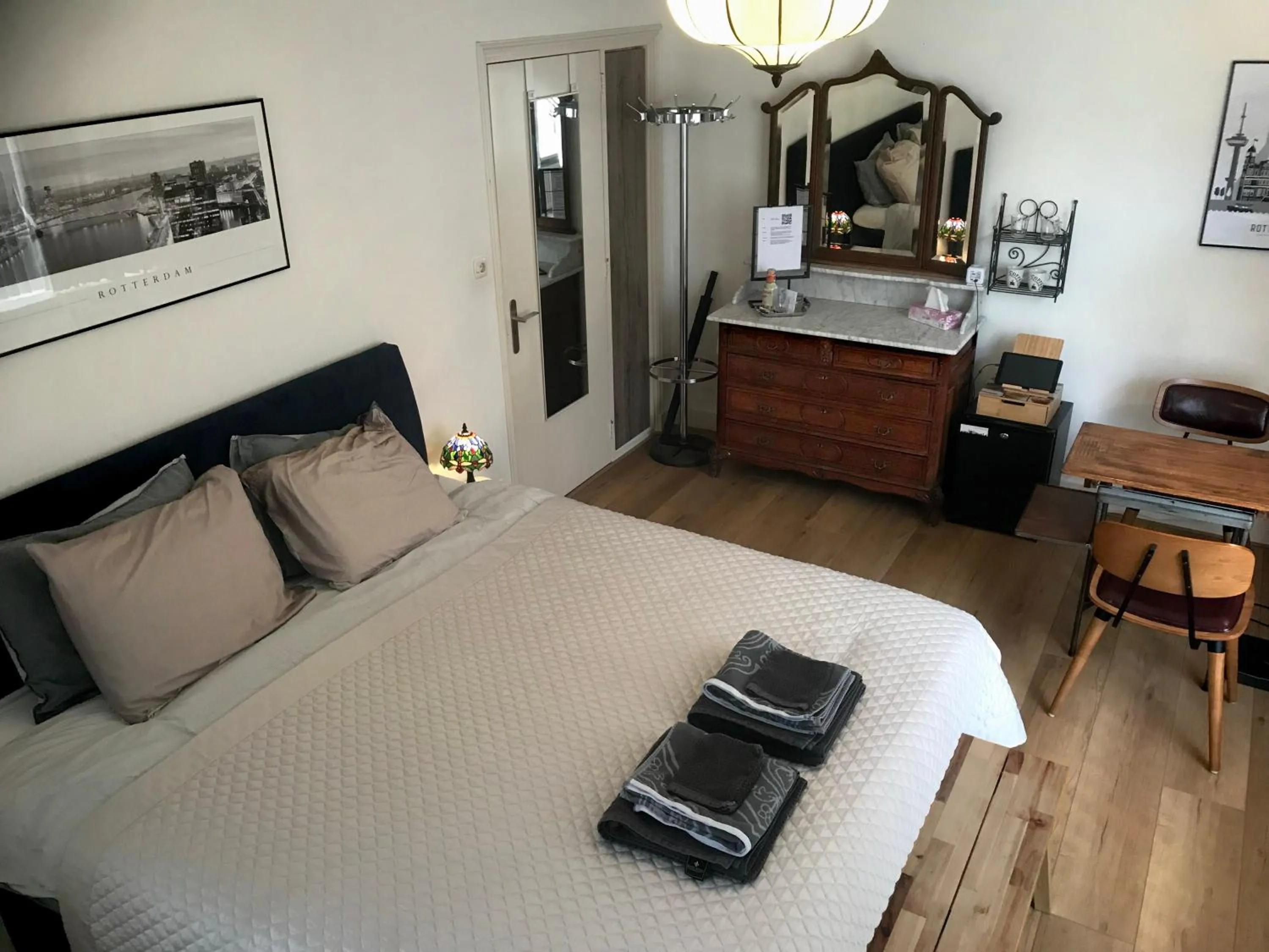 Photo of the whole room, Bed in Bed and Breakfast Rotterdam