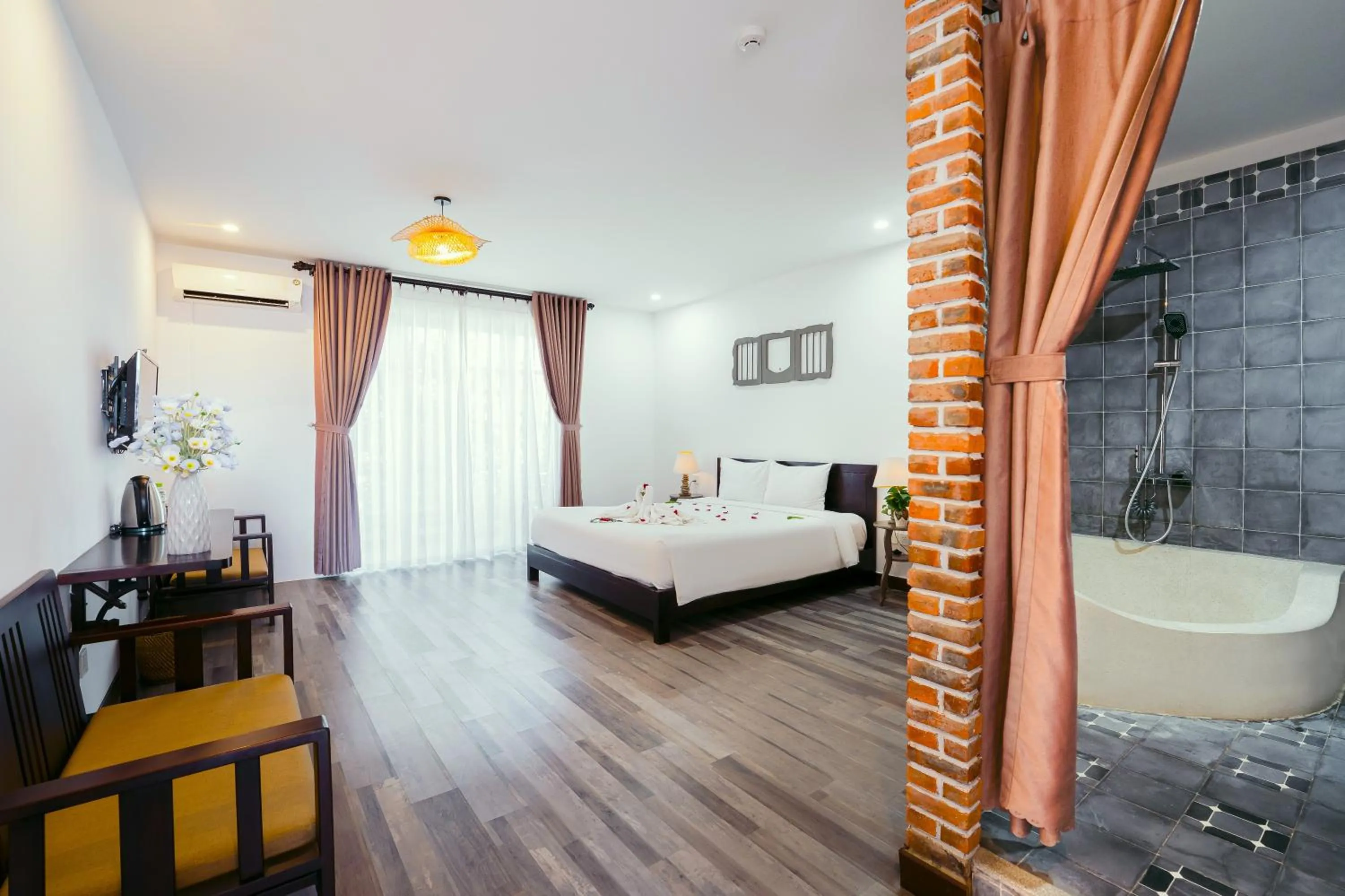 Bed in Ancient Garden Boutique Hoi An