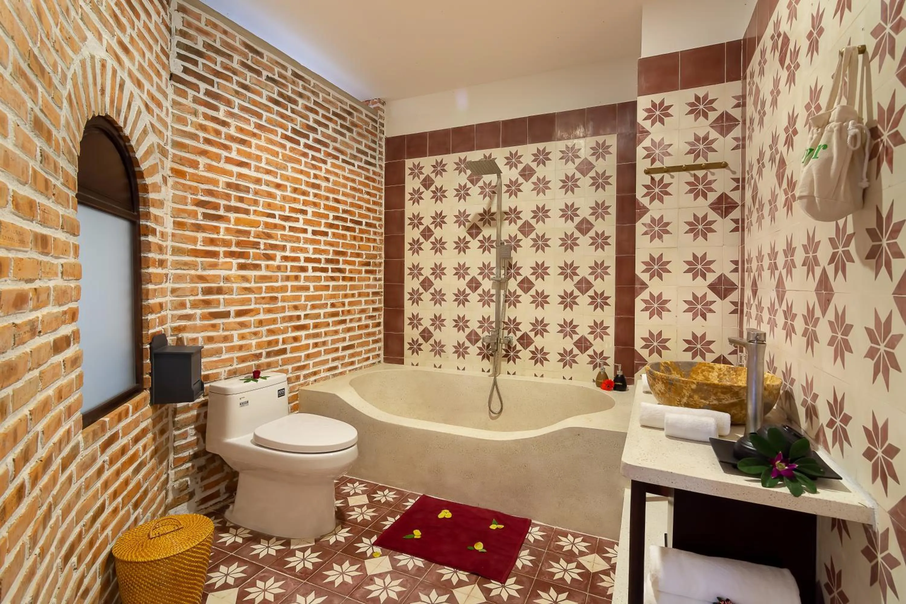 Bathroom in Blooms Boutique Village