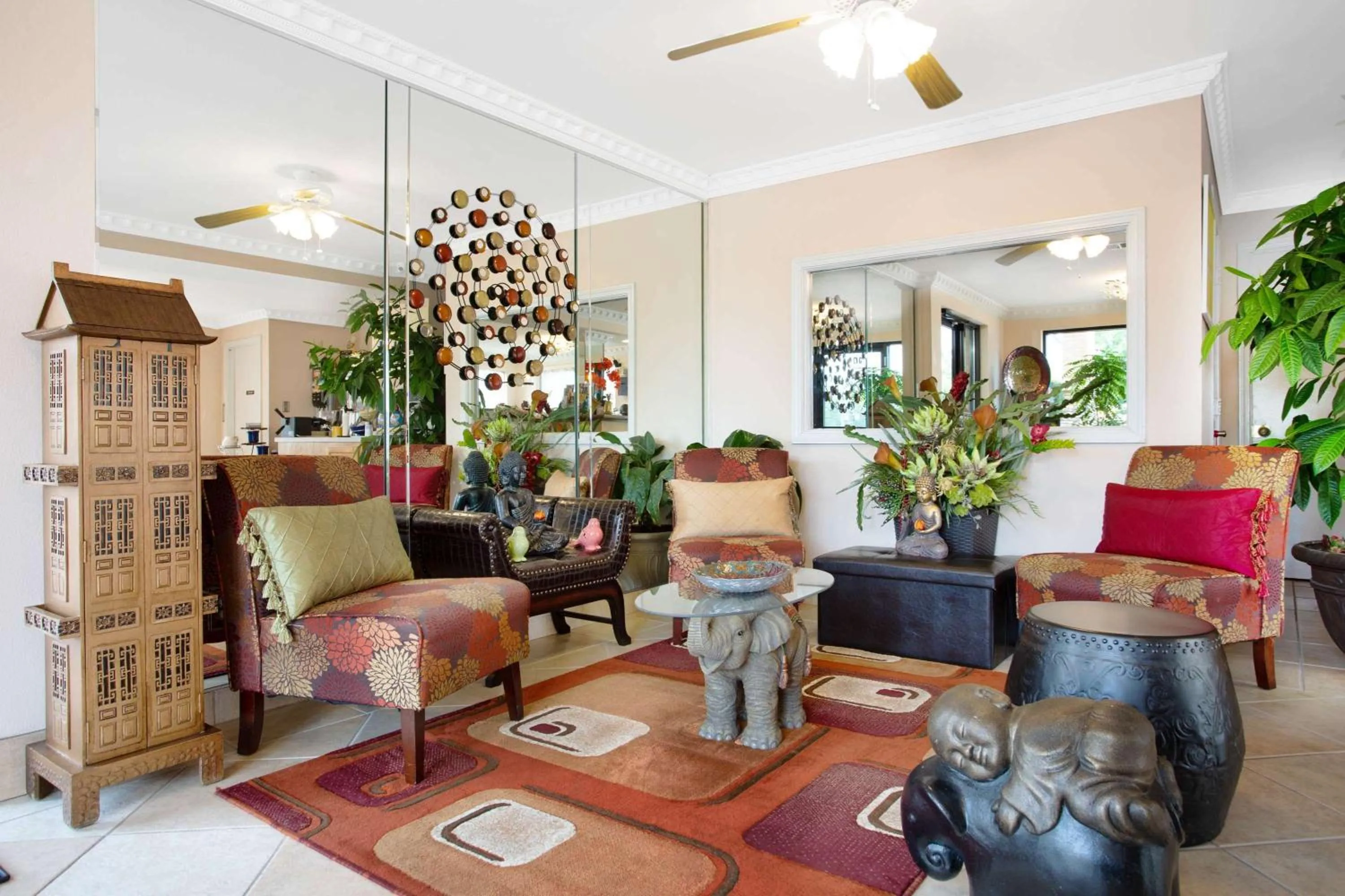 Seating area in Days Inn by Wyndham Lake City