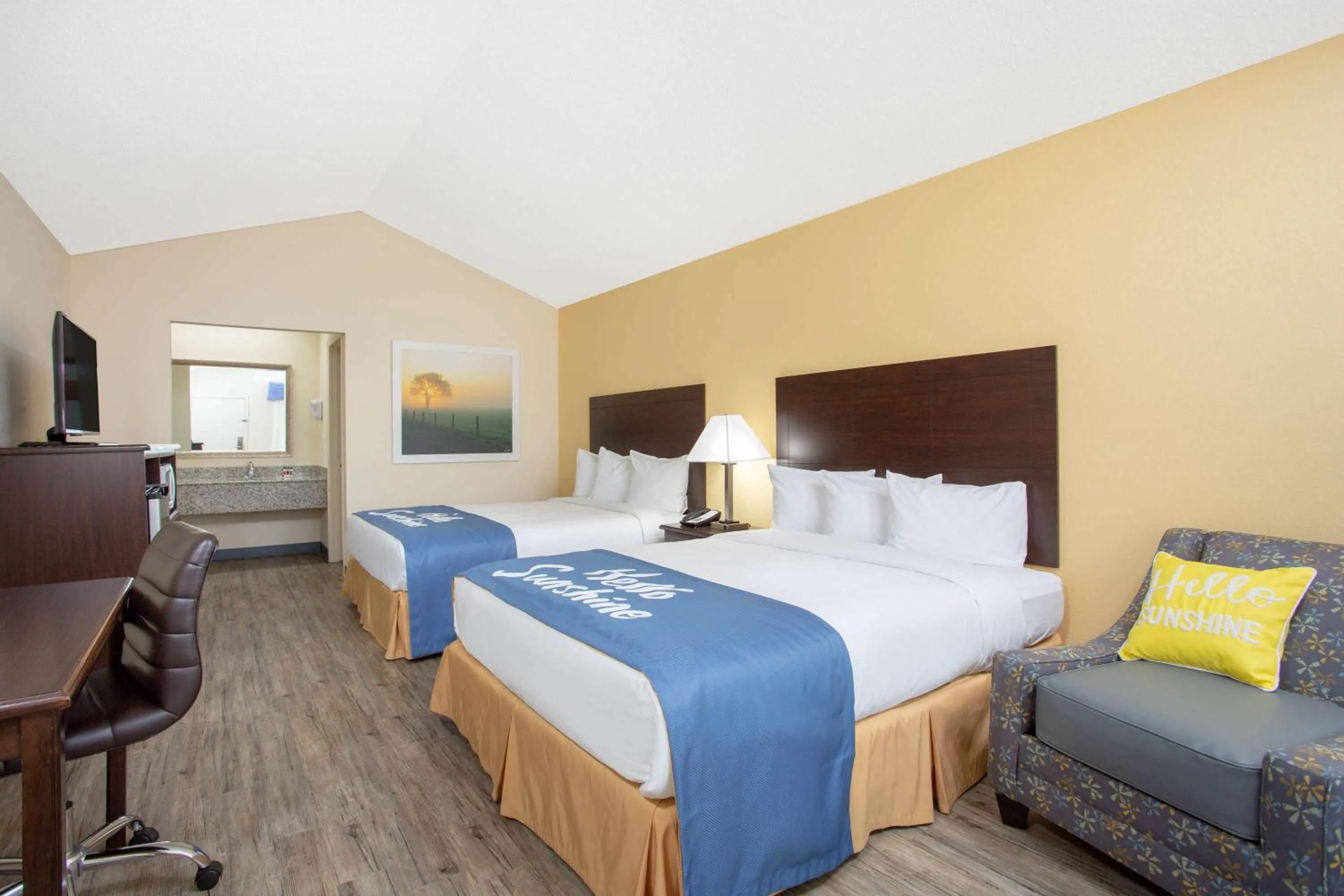 Photo of the whole room, Bed in Days Inn by Wyndham Lake City