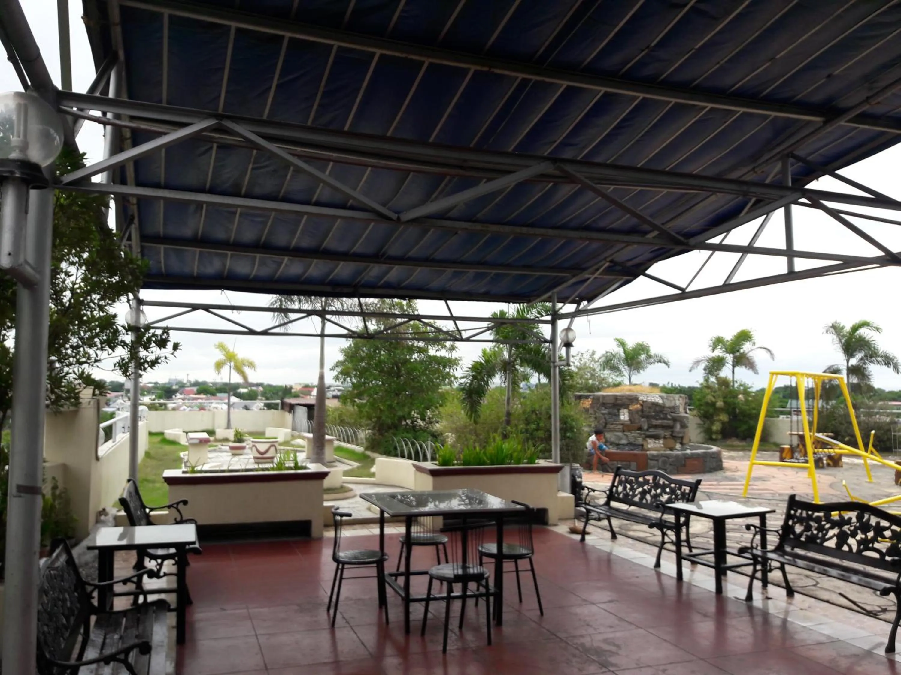 EKONUMI ROOMS at Moonwalk Paranaque