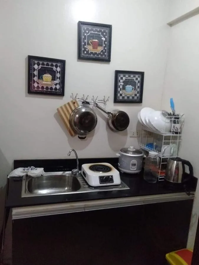 EKONUMI ROOMS at Moonwalk Paranaque