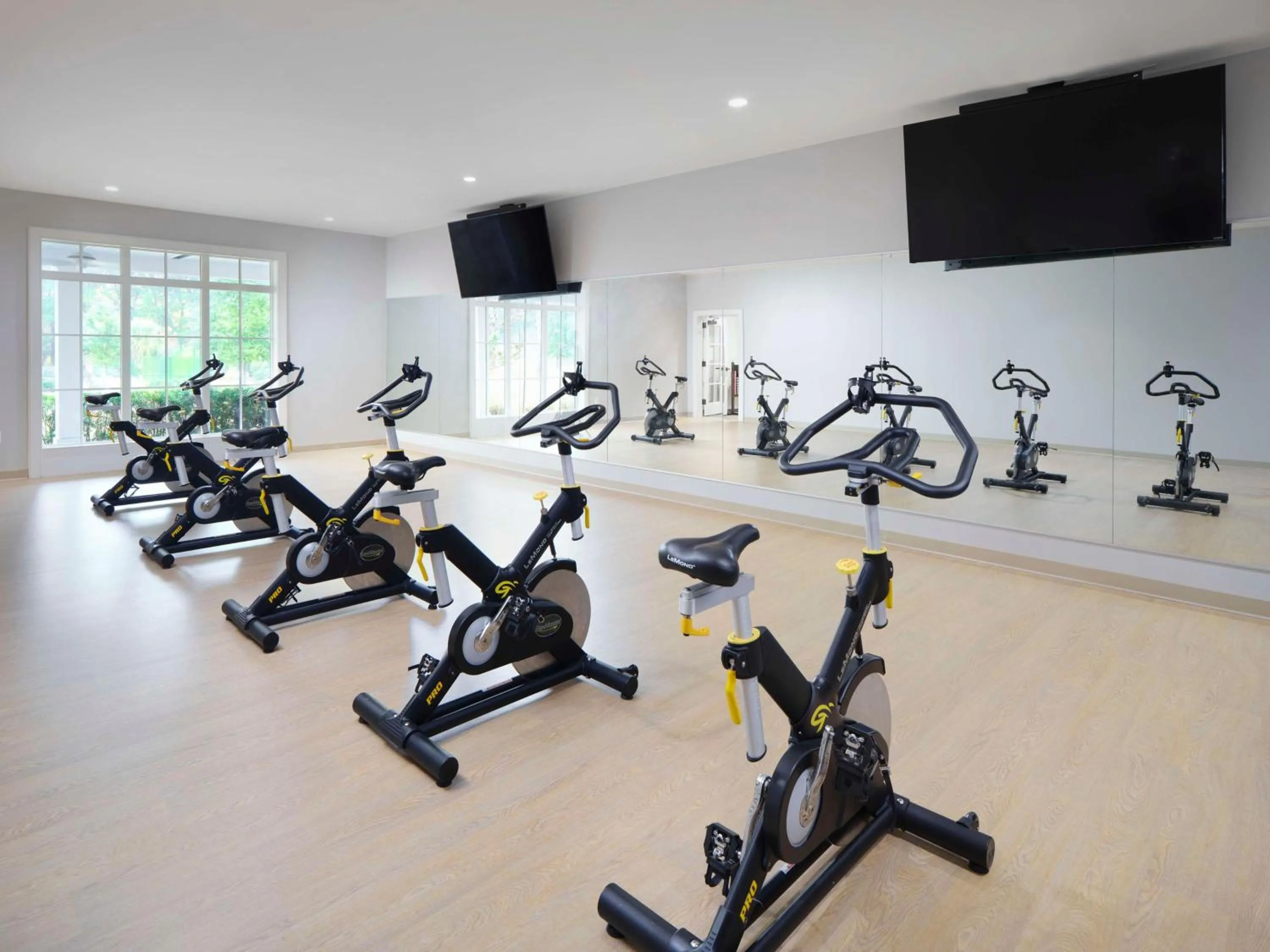 Fitness centre/facilities in Embassy Suites by Hilton Myrtle Beach Oceanfront Resort