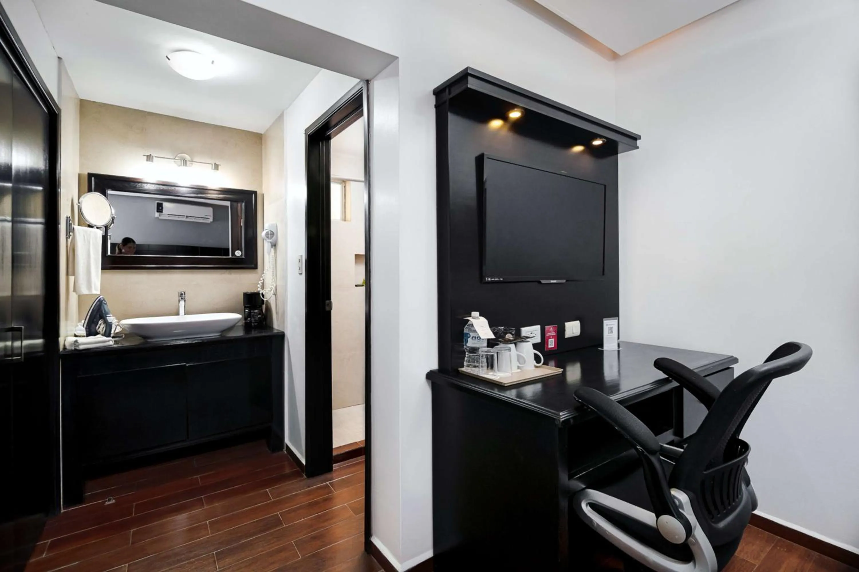 Photo of the whole room in Best Western Plus San Jorge