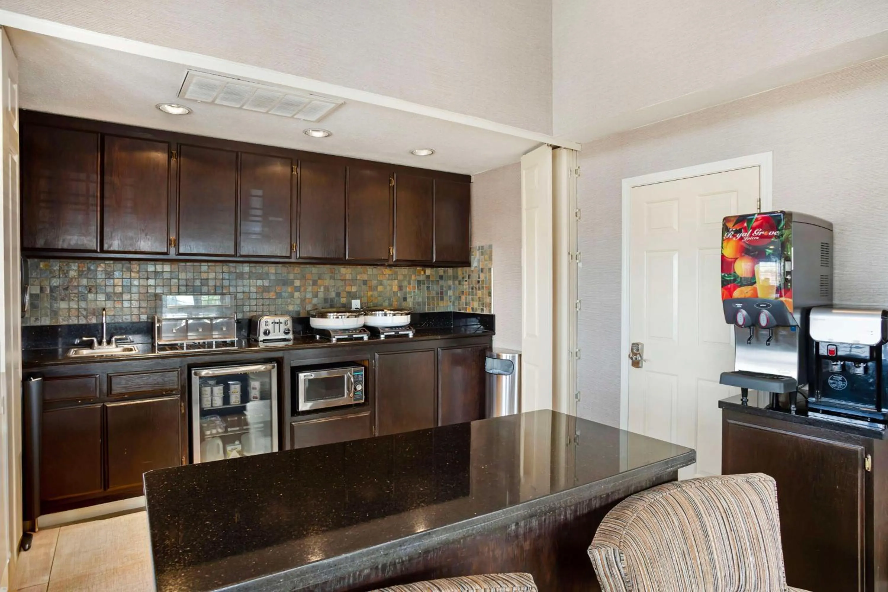 Breakfast in Best Western Inn