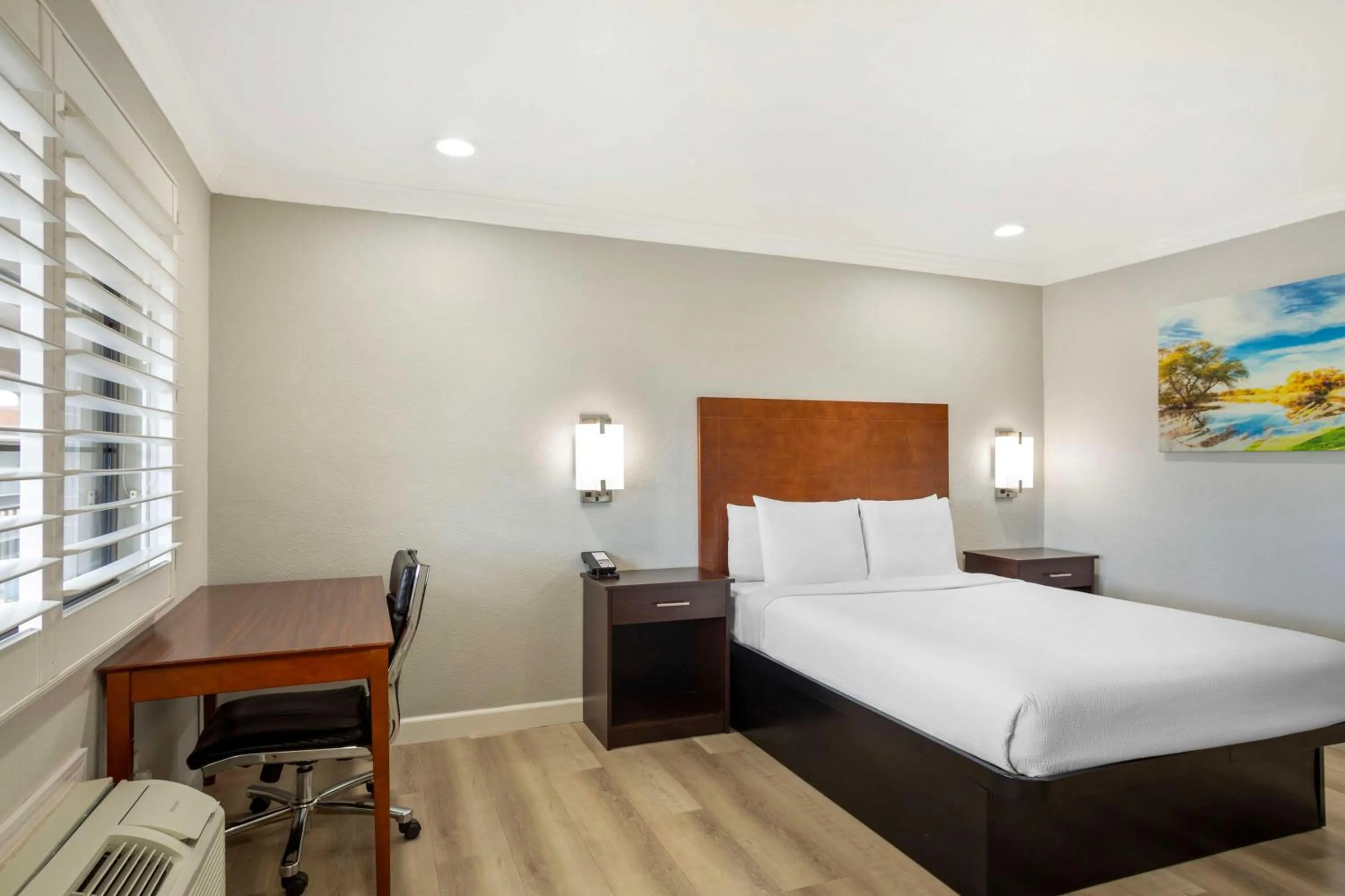 Bedroom, Bed in Best Western Inn