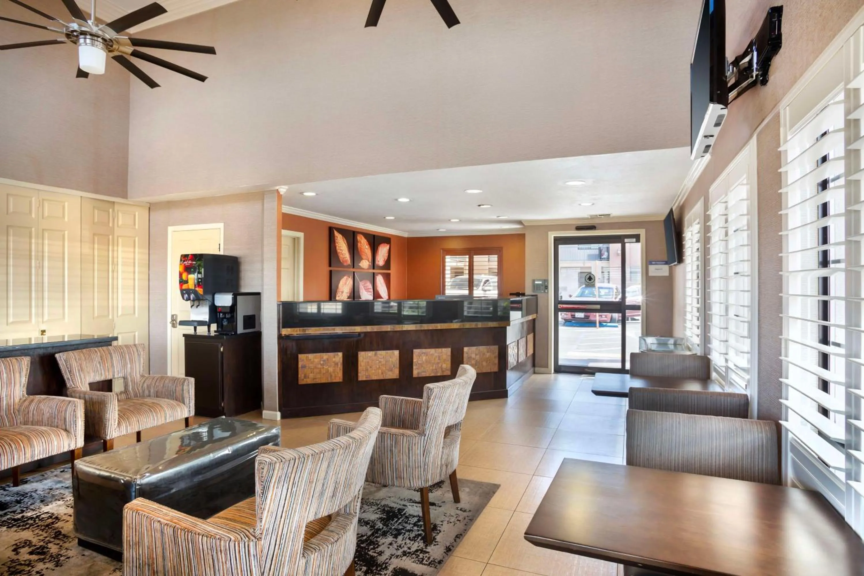 Breakfast in Best Western Inn