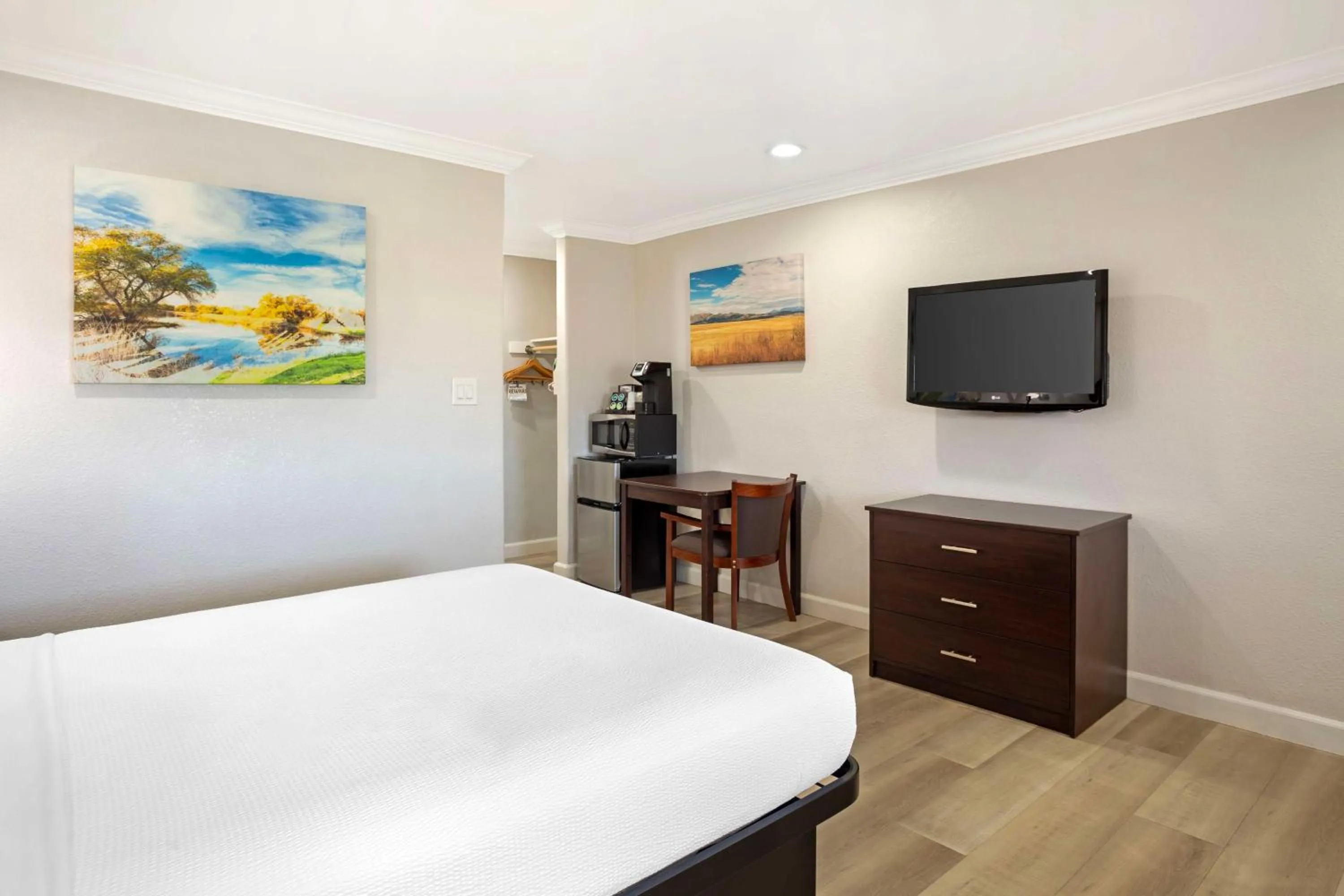 Bedroom, Bed in Best Western Inn