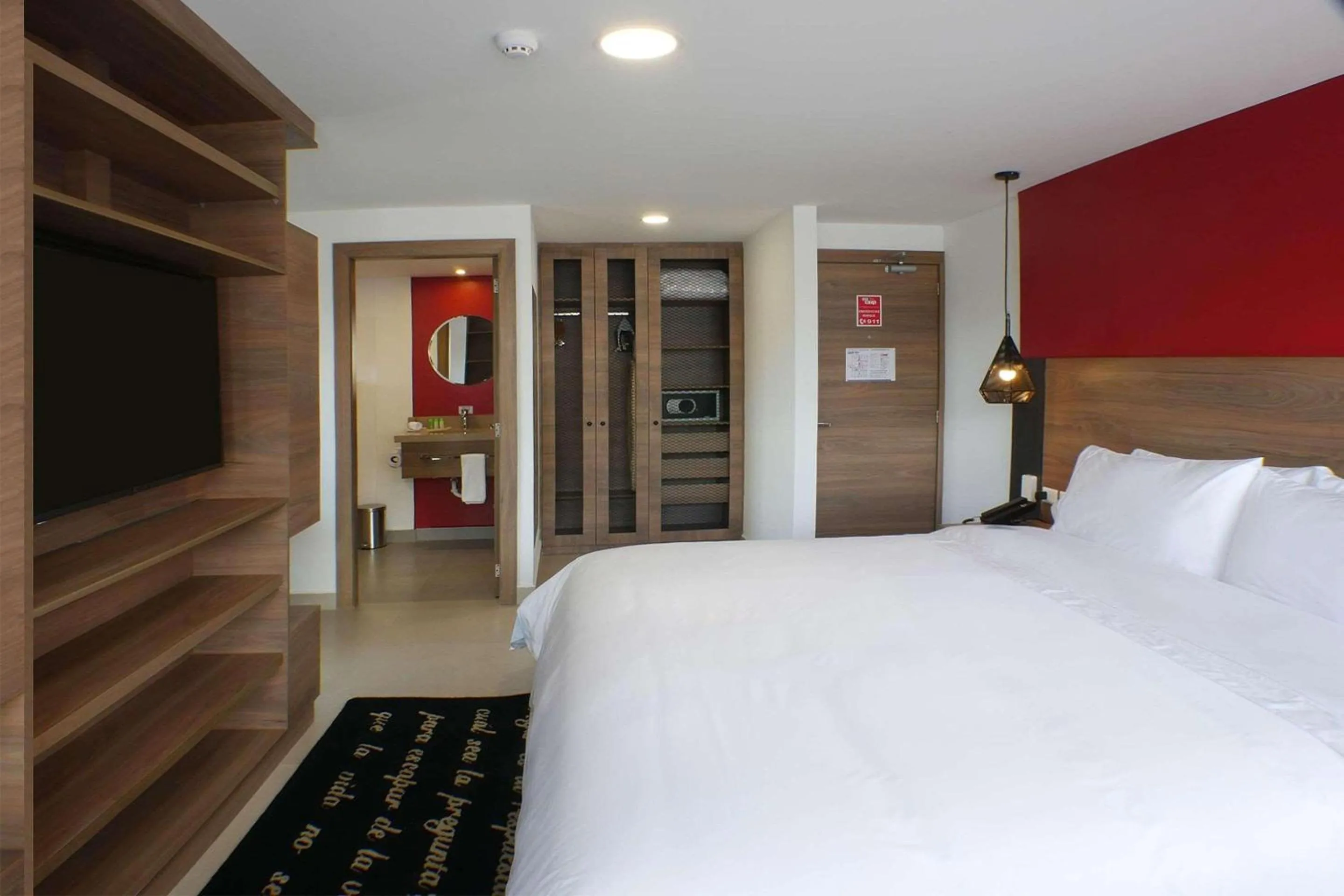 Bedroom, Bed in Park Inn by Radisson Quito