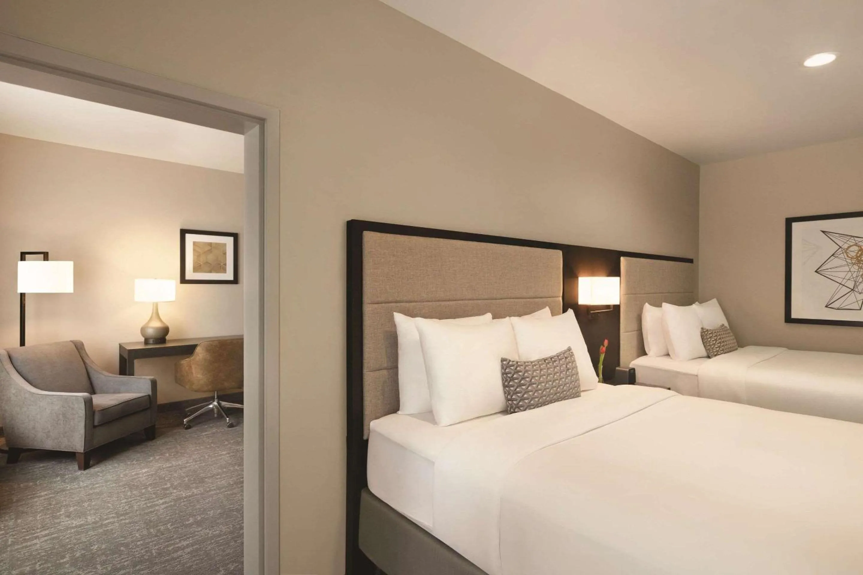 Bedroom, Bed in Radisson Hotel Oklahoma City Airport