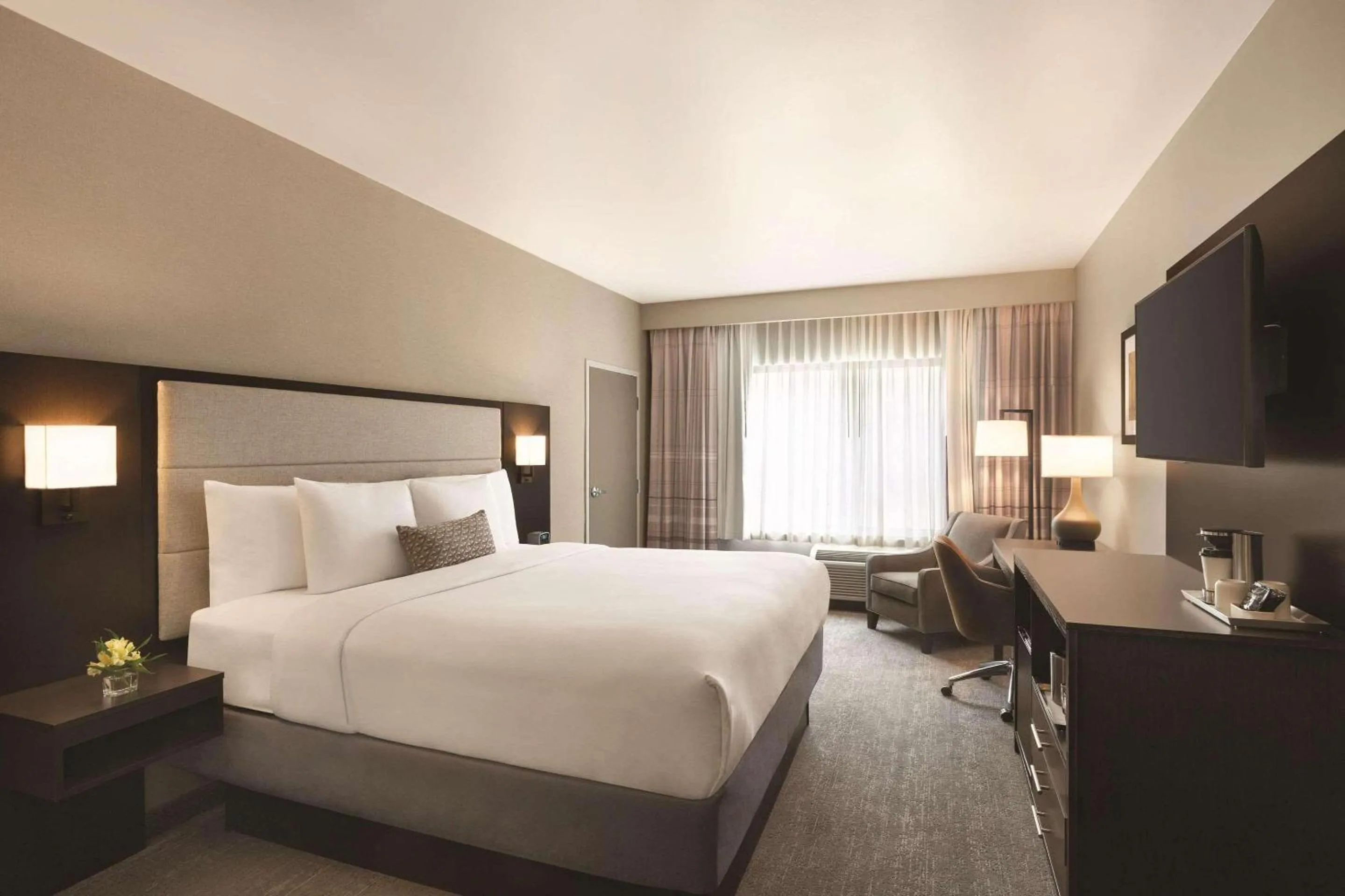 Bedroom, Bed in Radisson Hotel Oklahoma City Airport