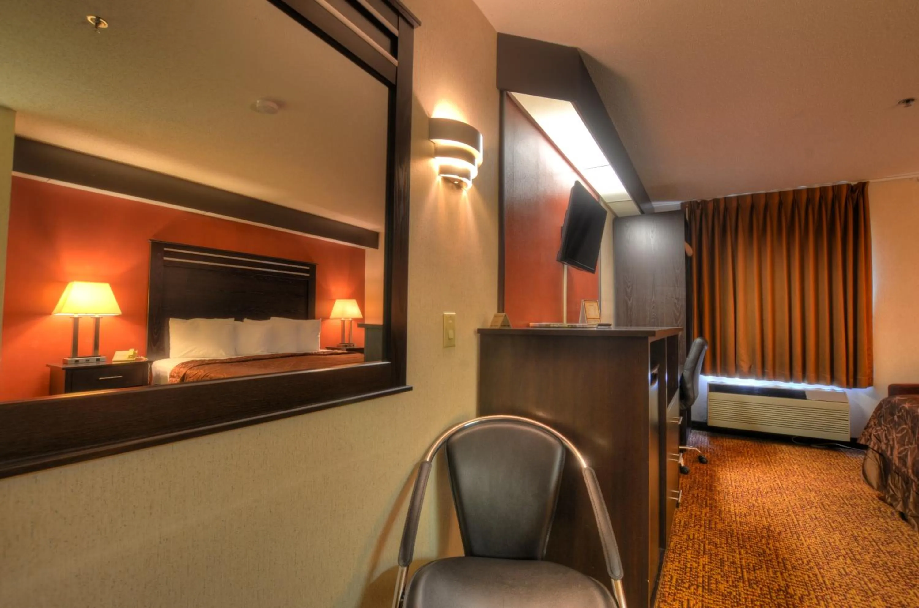 Bed in Smoky Mountain Inn & Suites