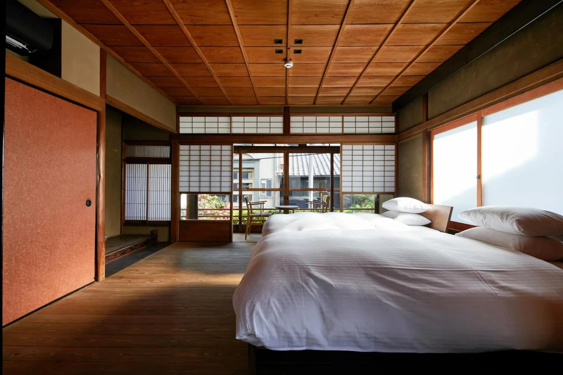 Bed in Umeyu no yado by YADORU KYOTO HANARE