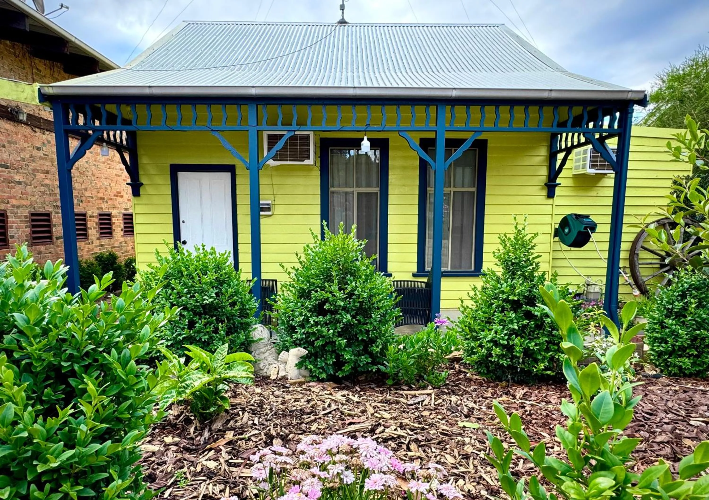 Family in Diamond House Motor Inn