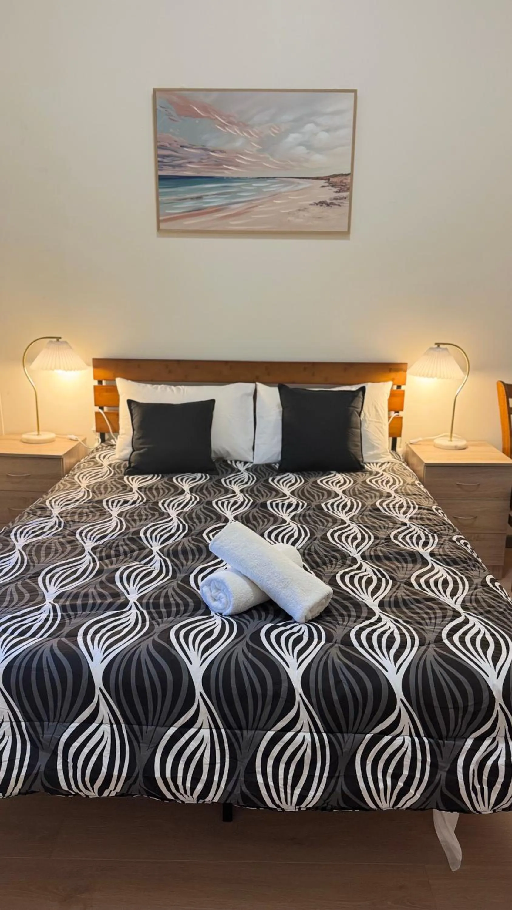 Bedroom, Bed in Diamond House Motor Inn