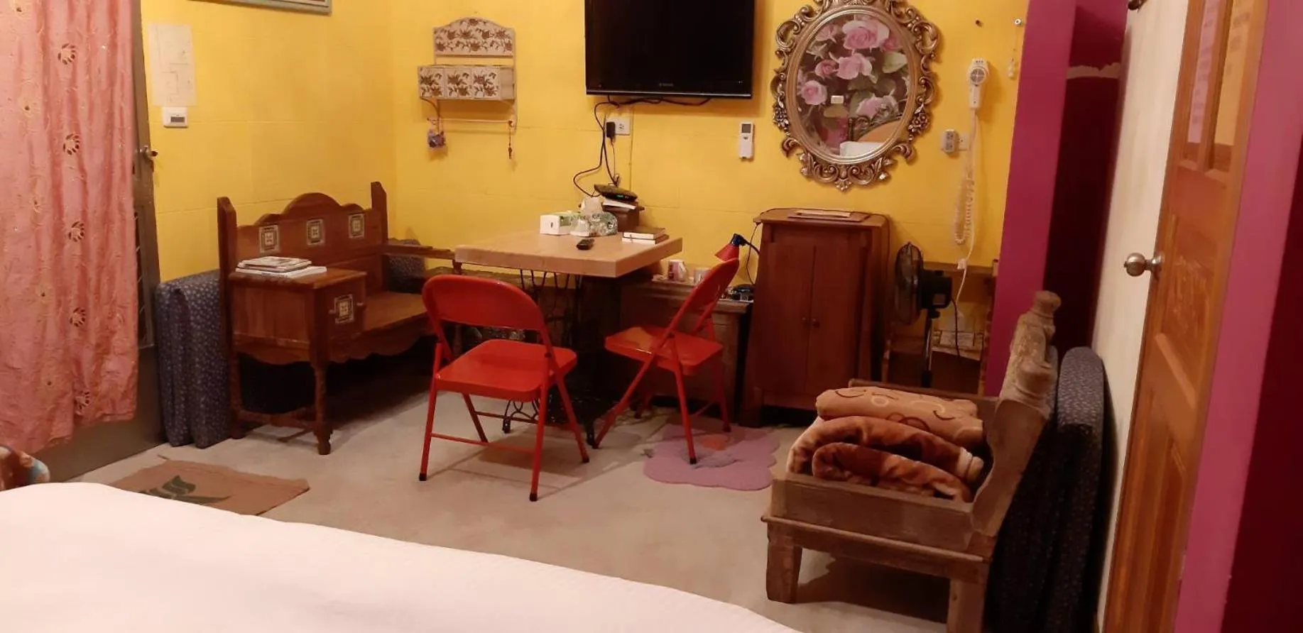 Living room, Bed in Hualien Seaside B&B