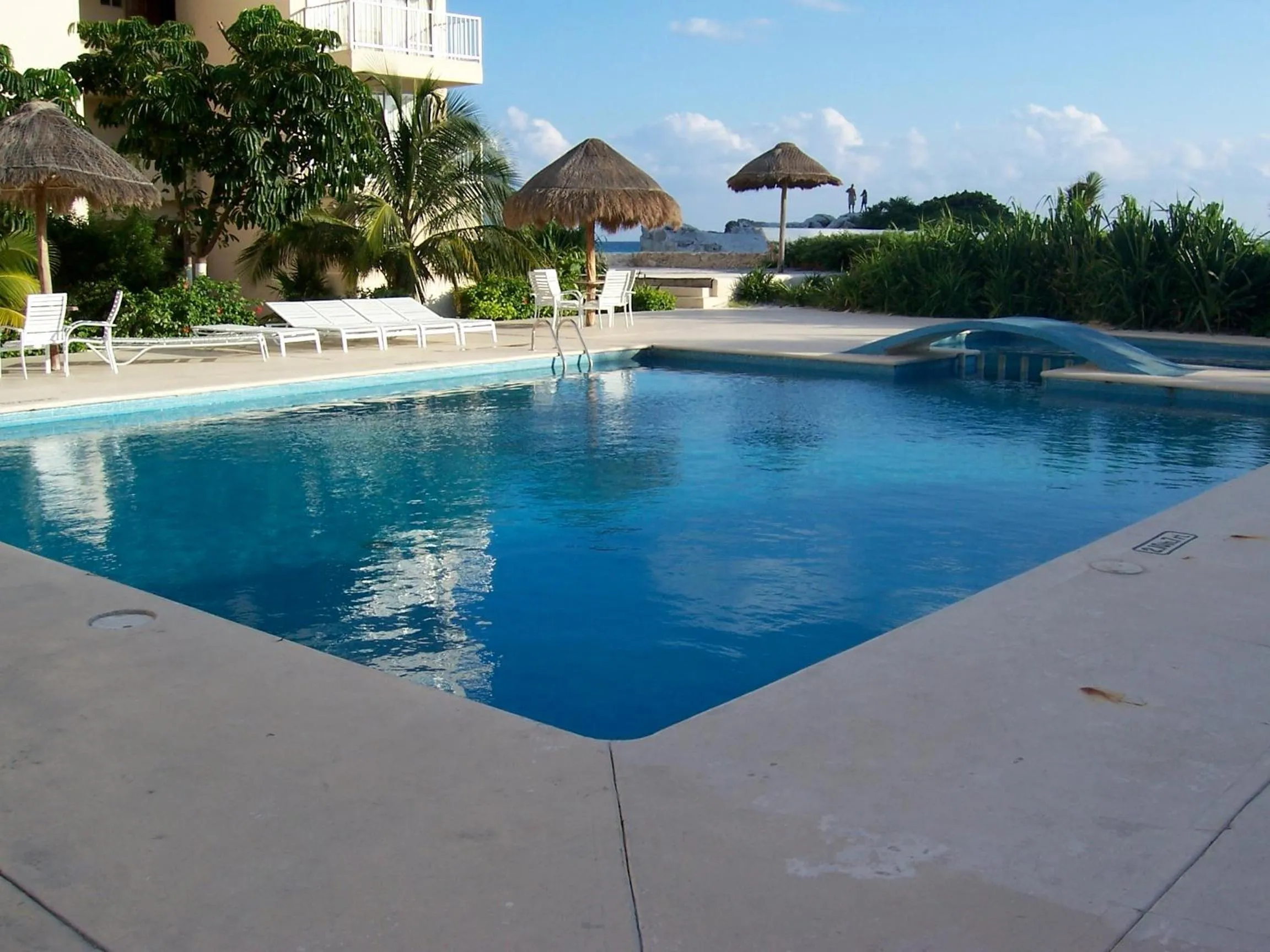 Swimming pool in Salvia Cancun Aparts