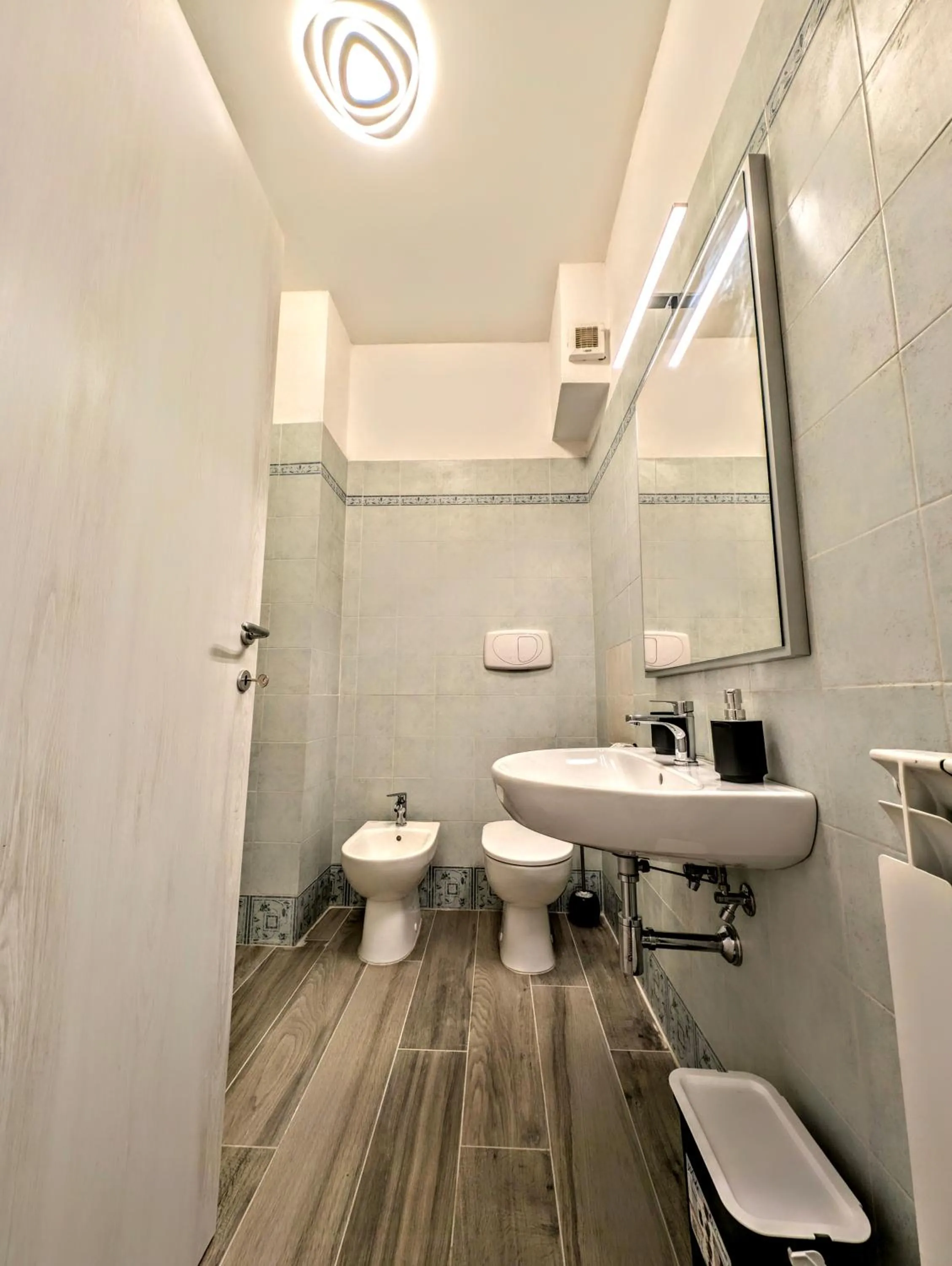 Shower in La Poggerina