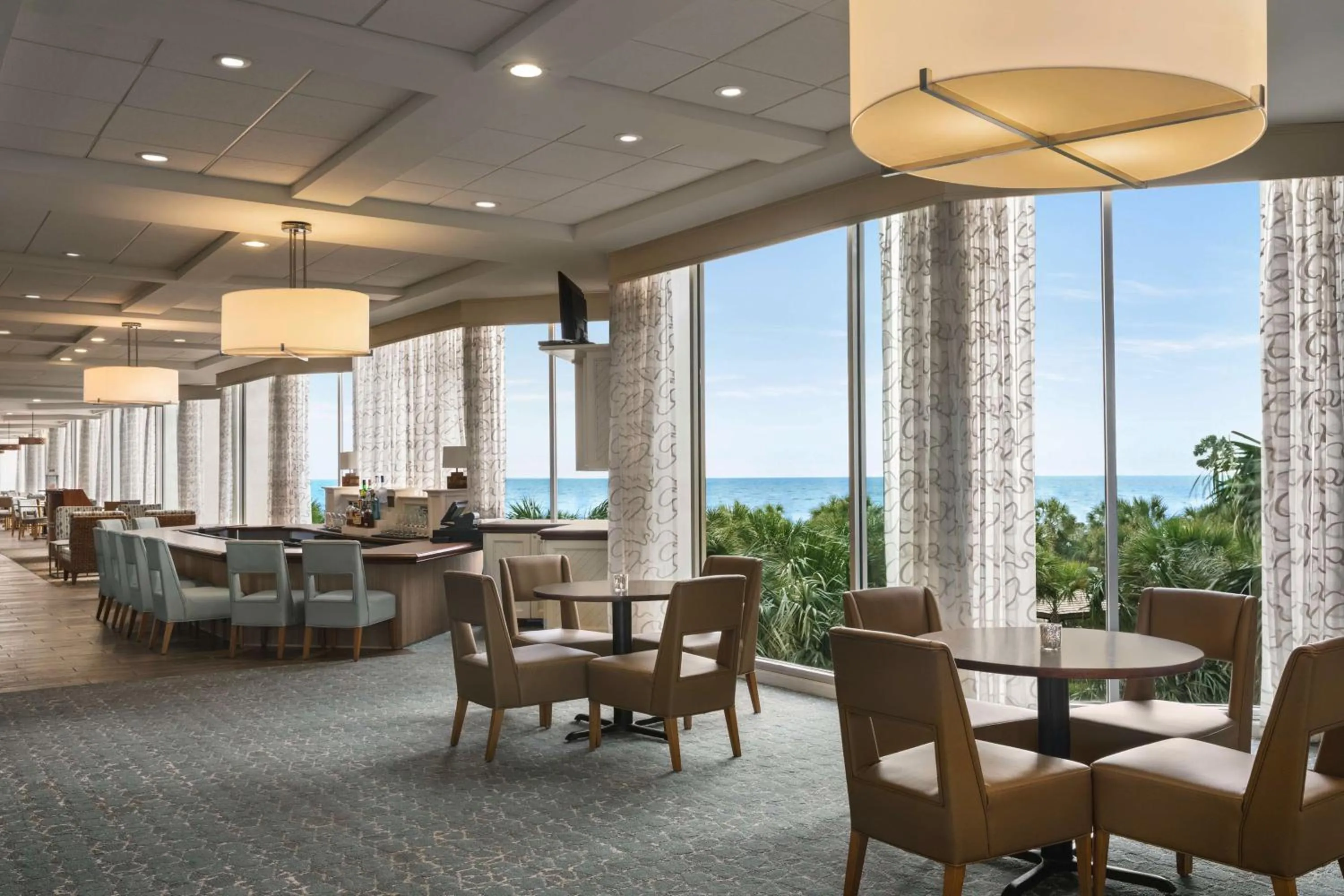 Lounge or bar in Hilton Myrtle Beach Resort