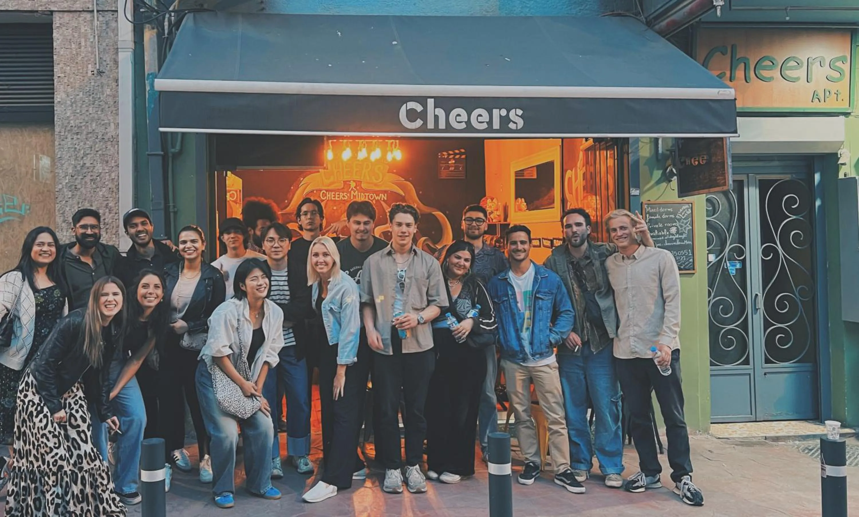 Cheers Midtown Hostel